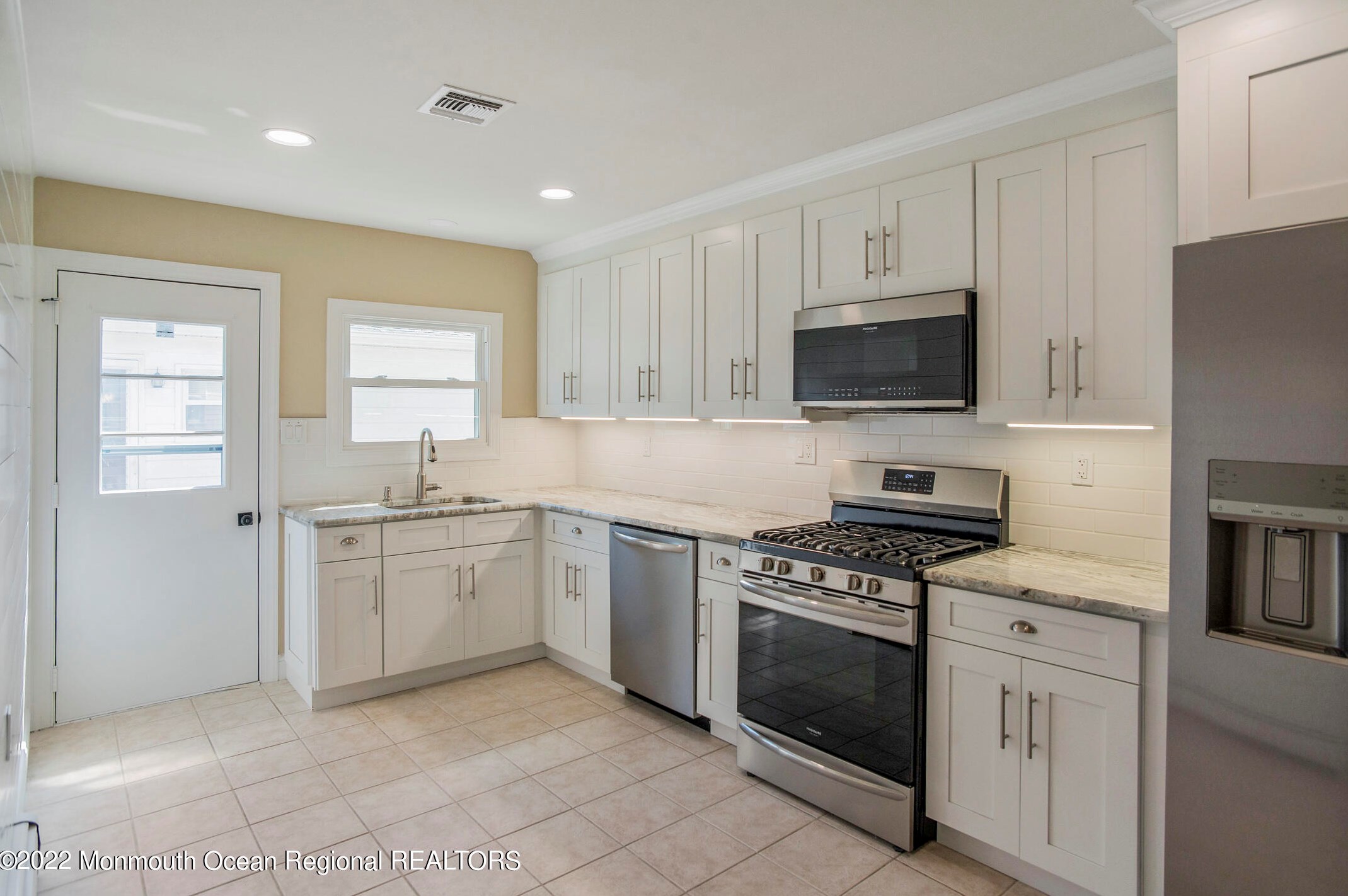 242 Charlotteville Dr, Toms River NJ  08757-3821 exterior