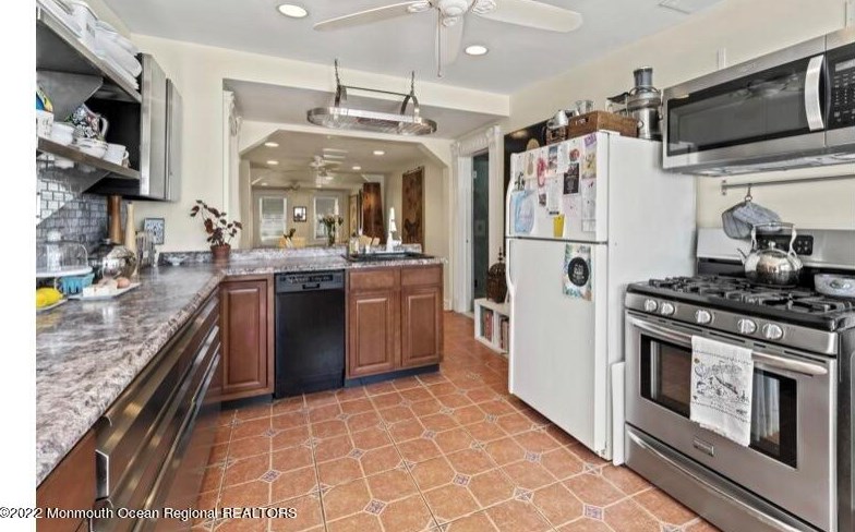 111 7 Ave, Belmar NJ  07719-2205 exterior