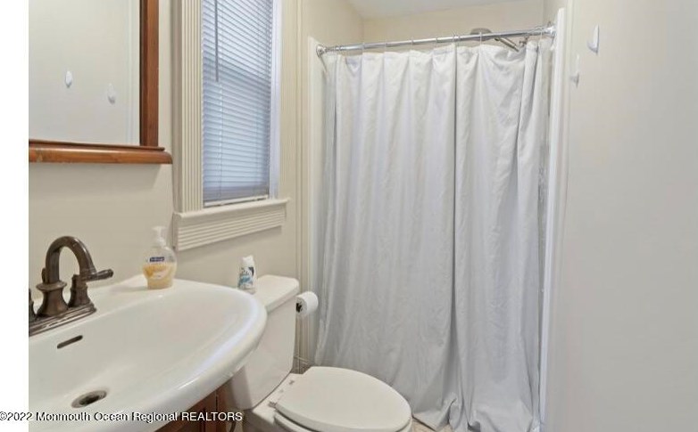 111 7 Ave, Belmar NJ  07719-2205 exterior