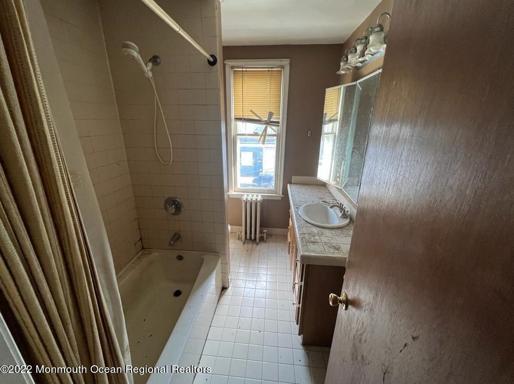 248 Mercer St, Delaware Park NJ exterior