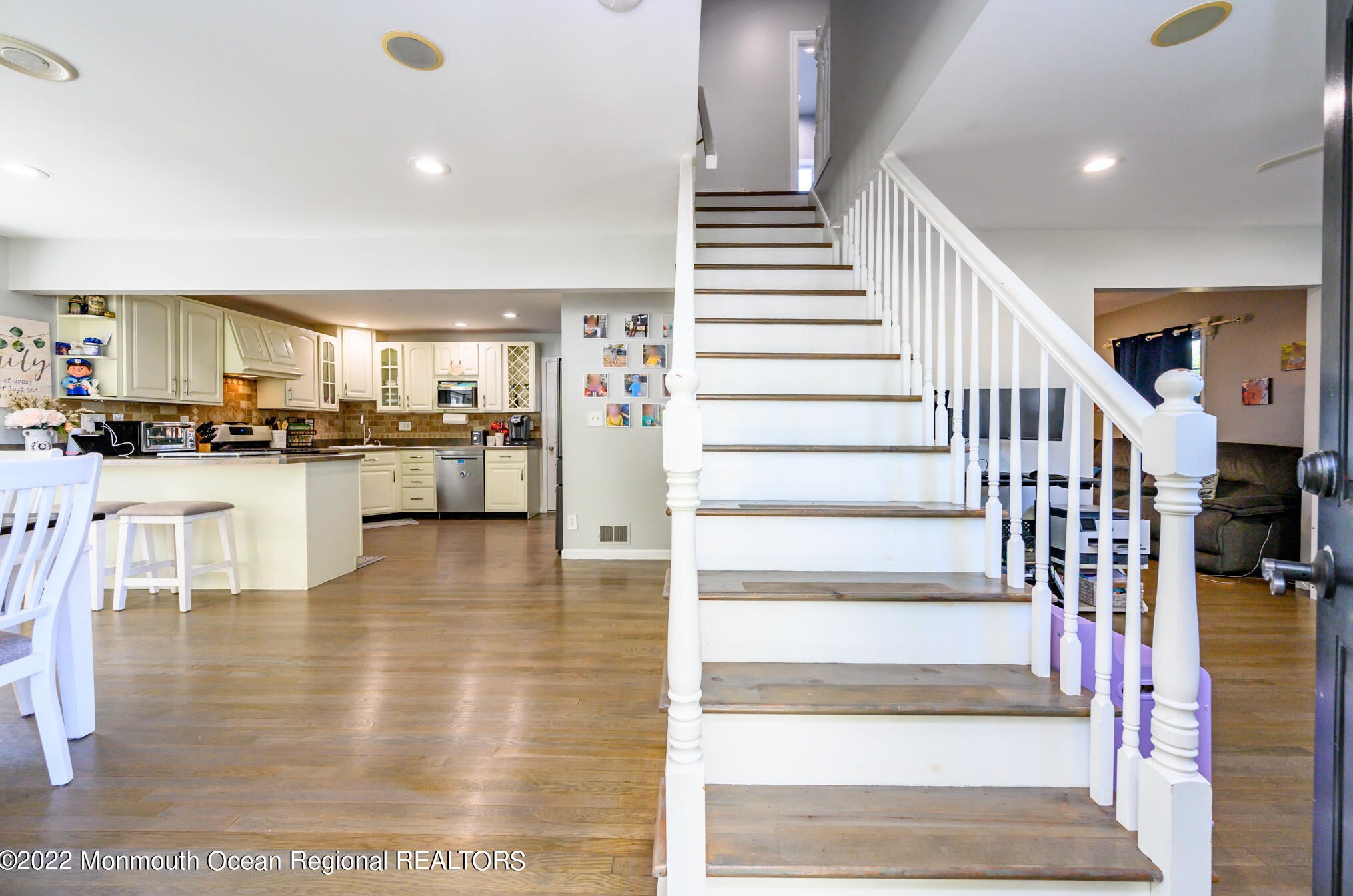 558 Hopping Rd, Belford NJ  07718-1105 exterior