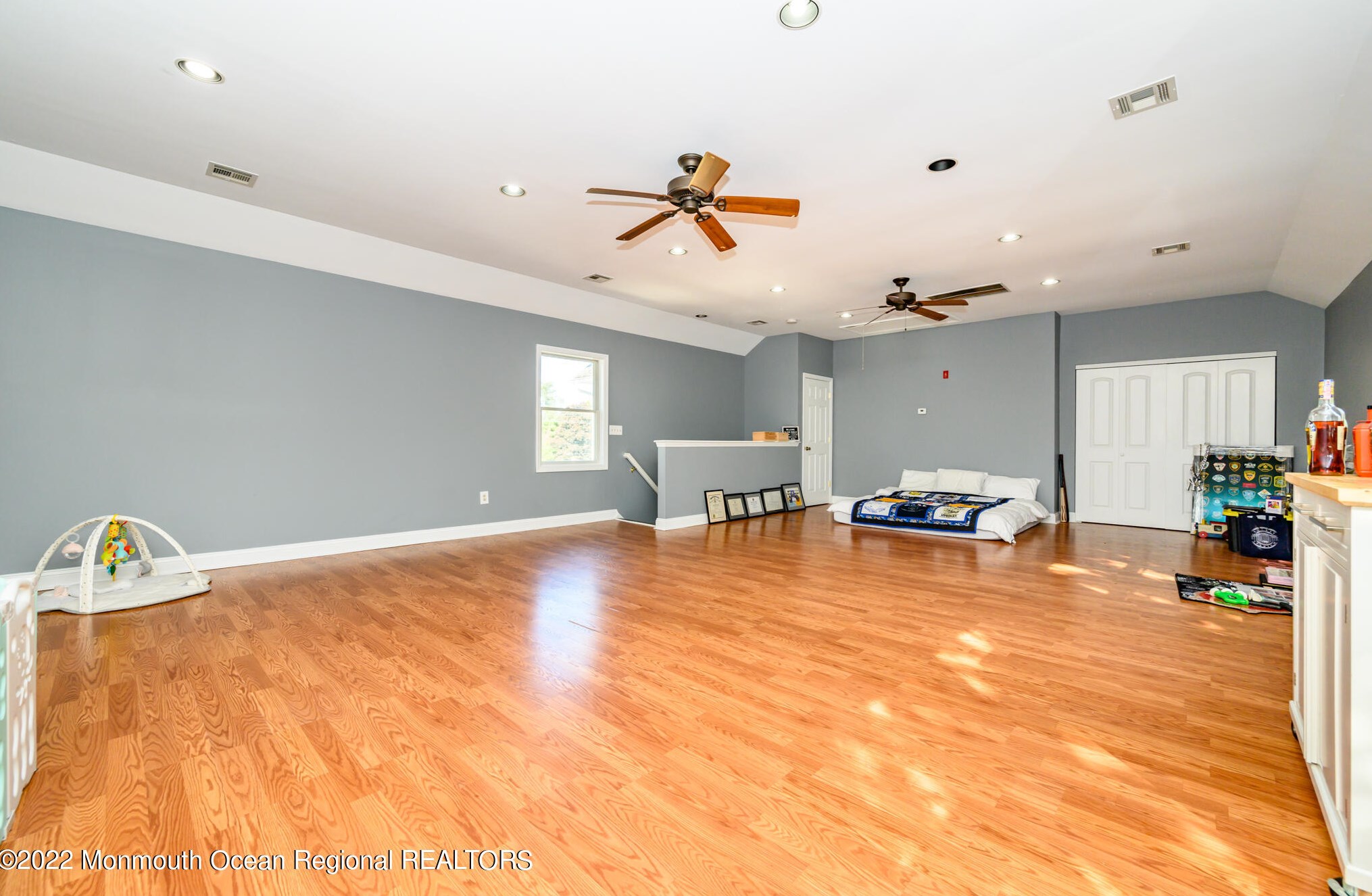 558 Hopping Rd, Belford NJ  07718-1188 exterior