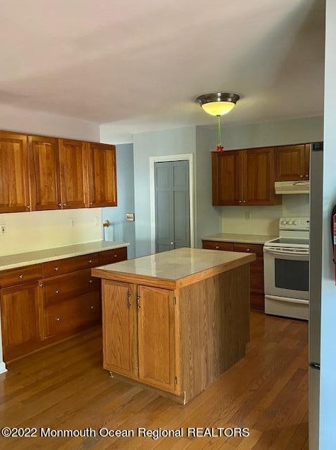 256 Delaware Ave, Oakhurst NJ  07755-1344 exterior