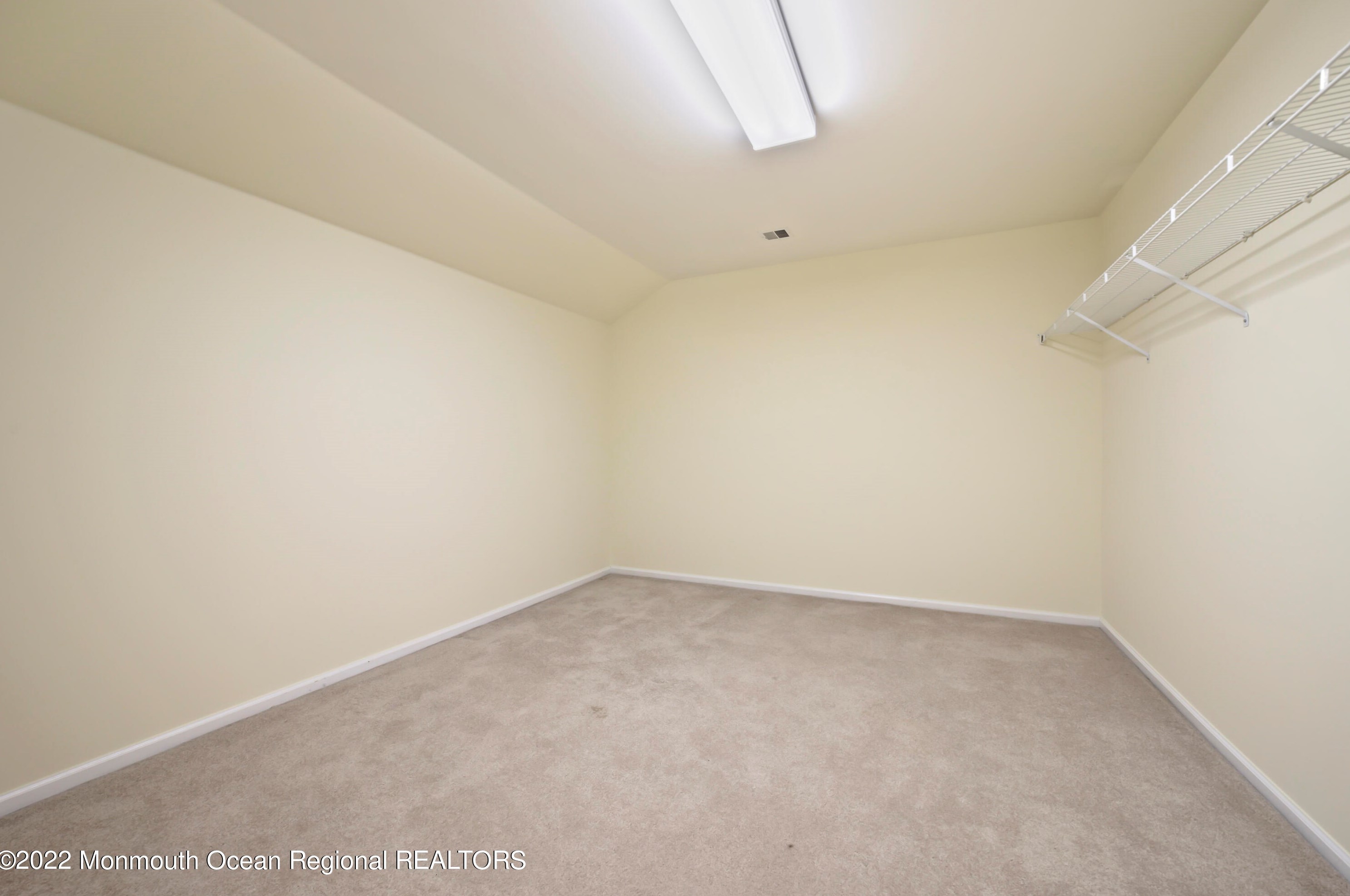 1 Severn Way, Monroe Twp NJ  08831-2672 exterior