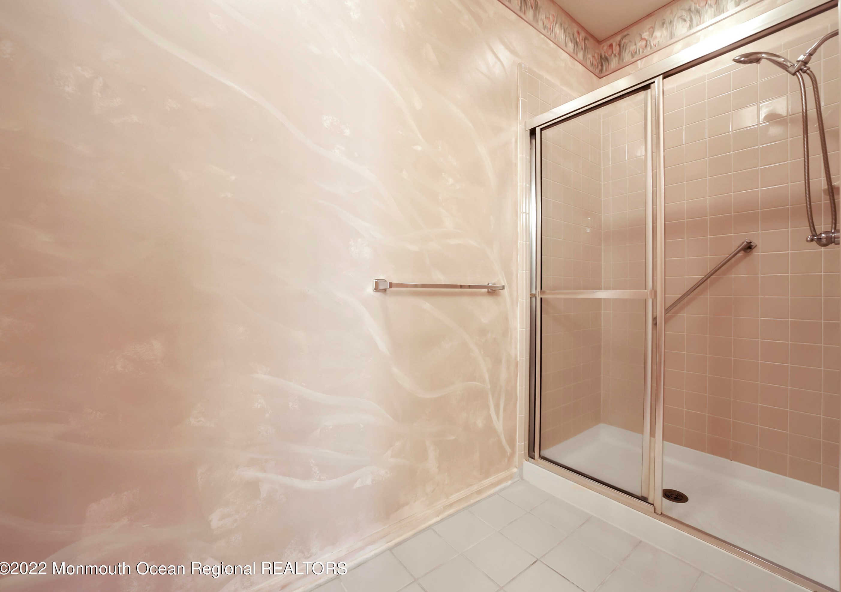 1 Severn Way, Monroe Twp NJ  08831-2672 exterior