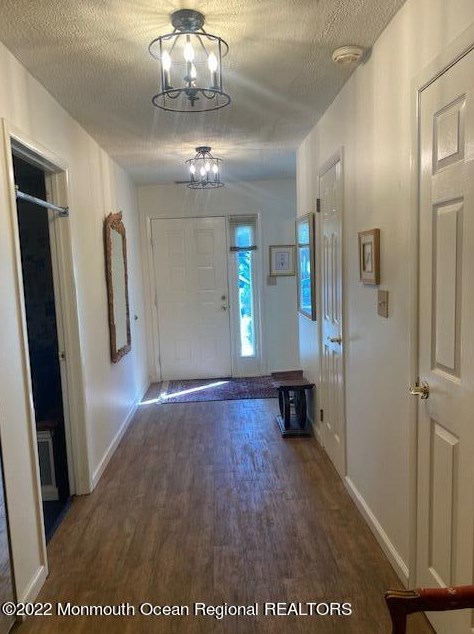 33 Lexington Cir, Matawan NJ  07747-3764 exterior