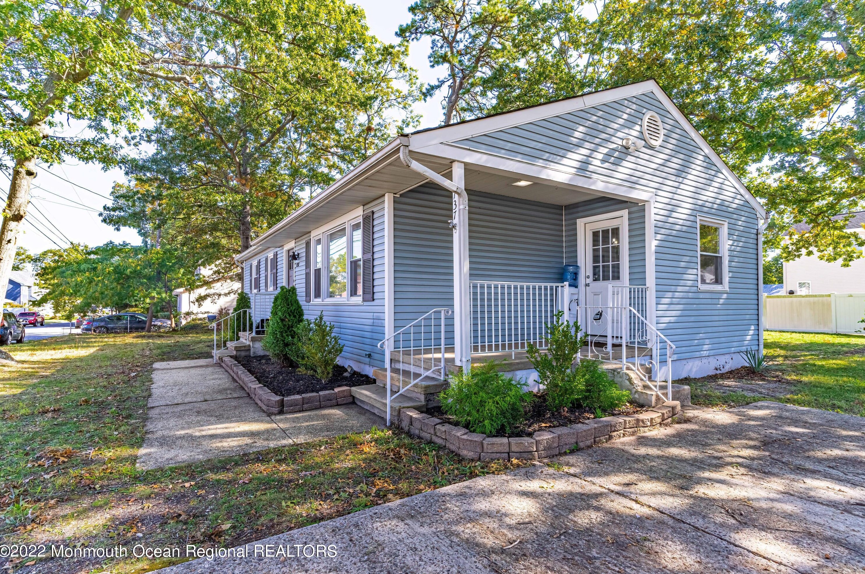 737 Spar Ave, Beachwood NJ  08722-3527 exterior