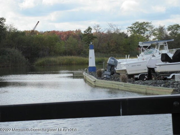 131 6th St, Ideal Beach NJ  07734-2905 exterior
