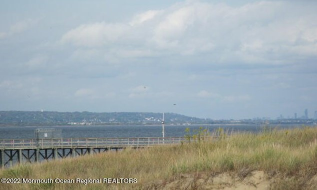 131 6th St, Ideal Beach NJ  07734-2905 exterior