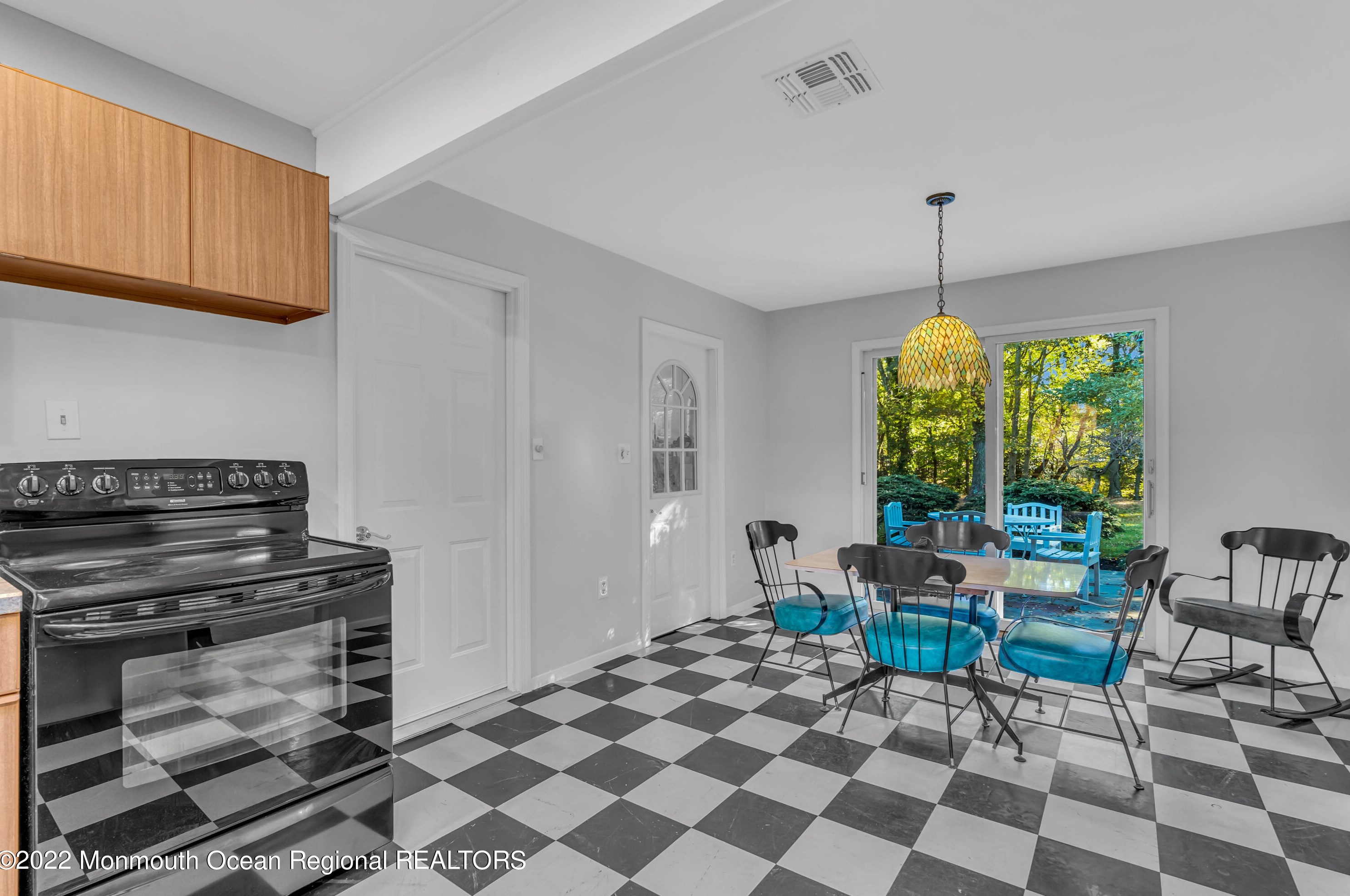 74 Idlewild Ln, Matawan NJ 07747-1534 exterior