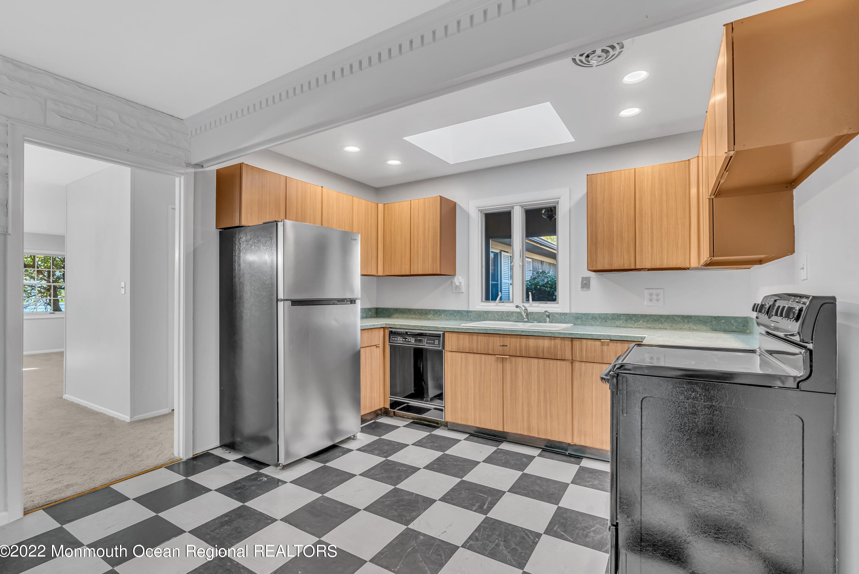 74 Idlewild Ln, Matawan NJ 07747-1534 exterior