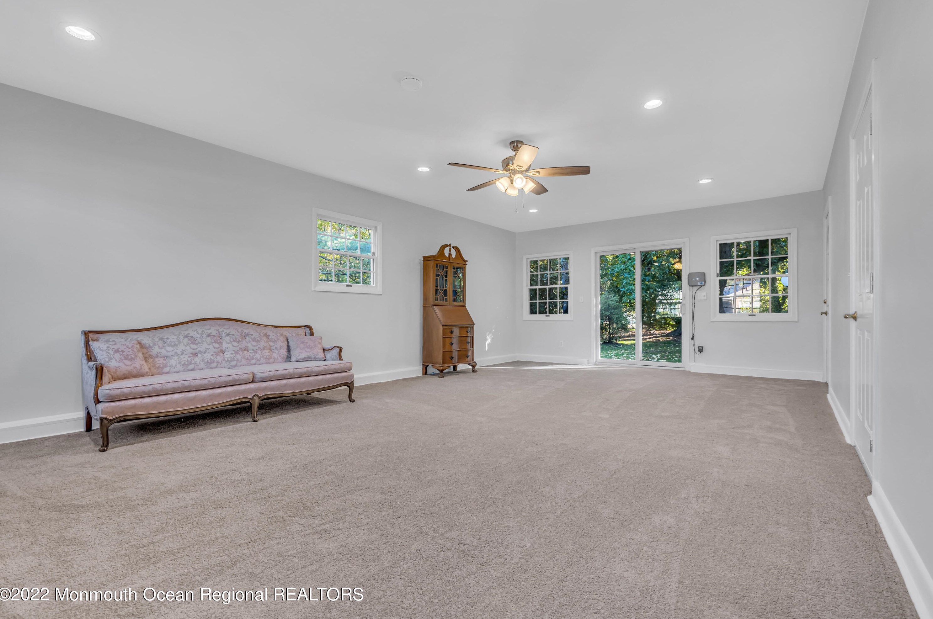 74 Idlewild Ln, Matawan NJ 07747-1534 exterior