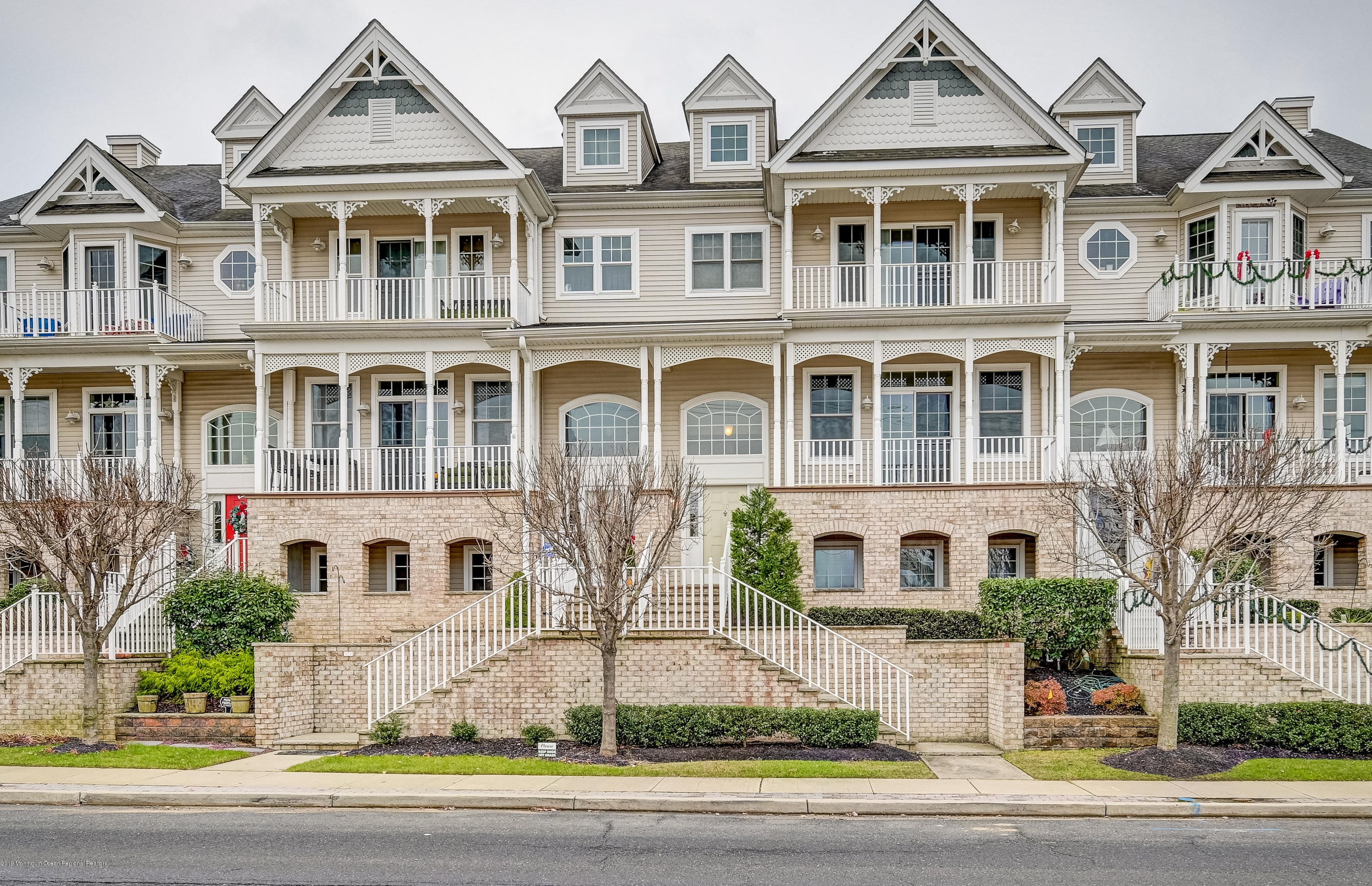 20 1st St, Keyport NJ  07735-1010 exterior