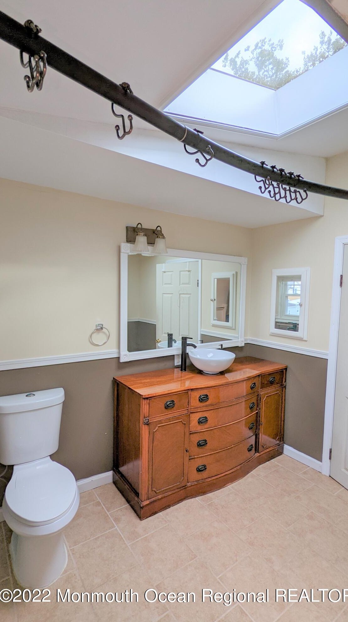 23 Lincoln Ct, Ideal Beach NJ  07734-1435 exterior