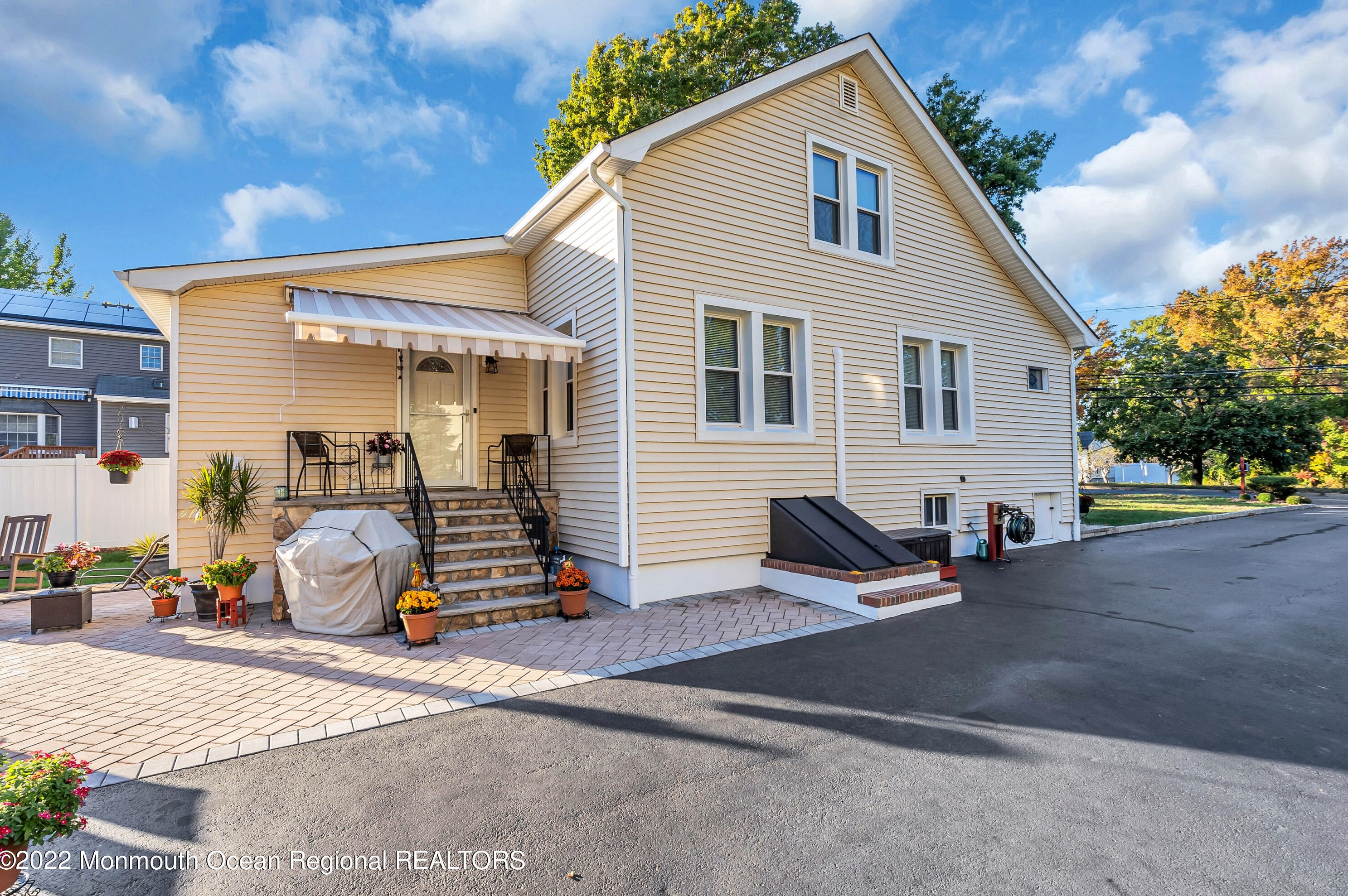 98 Aberdeen Rd, Matawan NJ 07747-2721 exterior