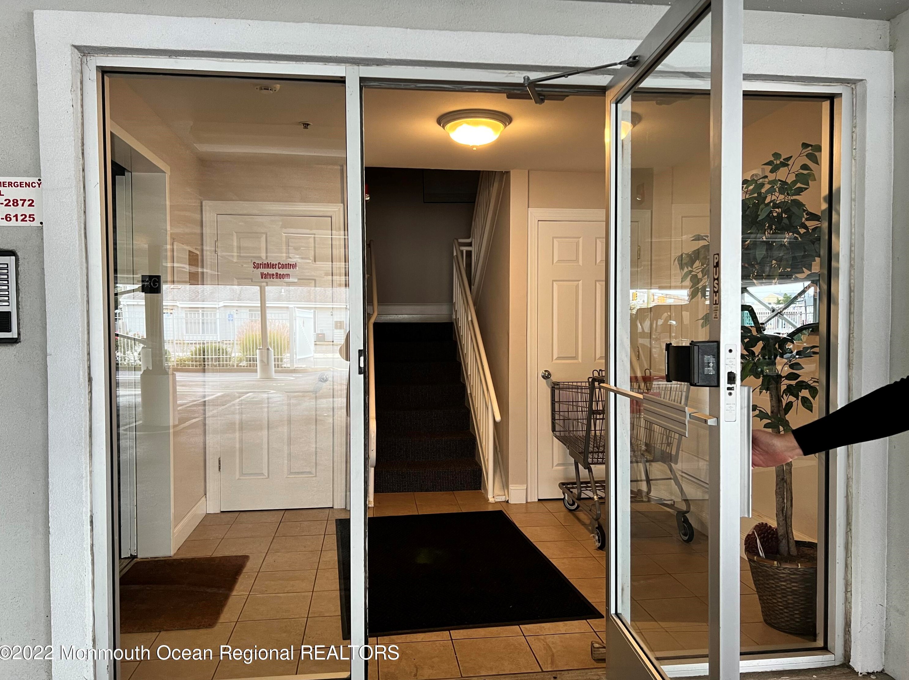 202 Webster Ave #6, Pelican Island, NJ 08751