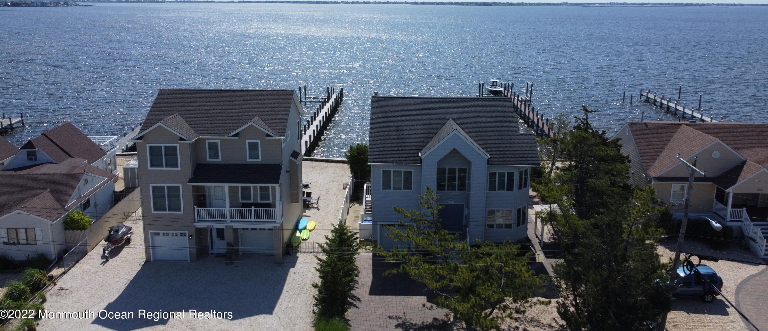 667 Bayview Dr, Toms River NJ  08753-2005 exterior