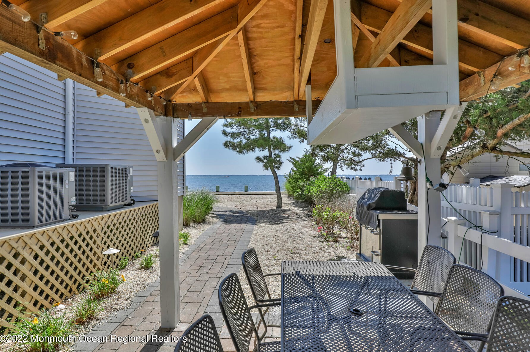 667 Bayview Dr, Toms River NJ  08753-2005 exterior
