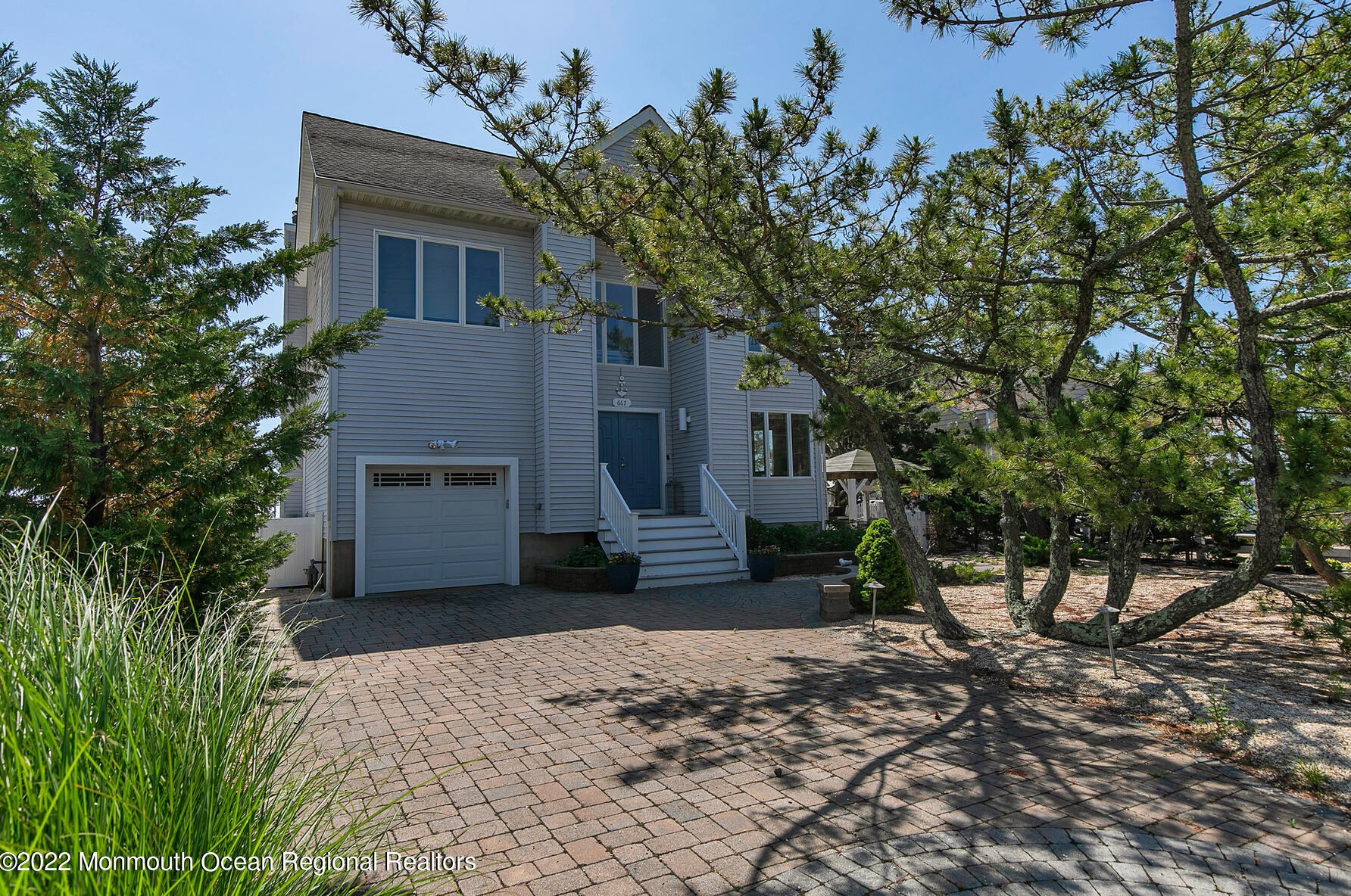 667 Bayview Dr, Toms River NJ  08753-2005 exterior