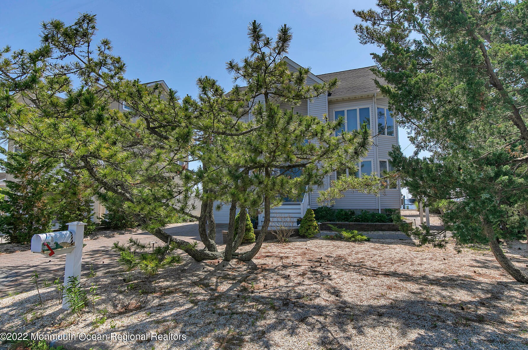 667 Bayview Dr, Toms River NJ  08753-2005 exterior