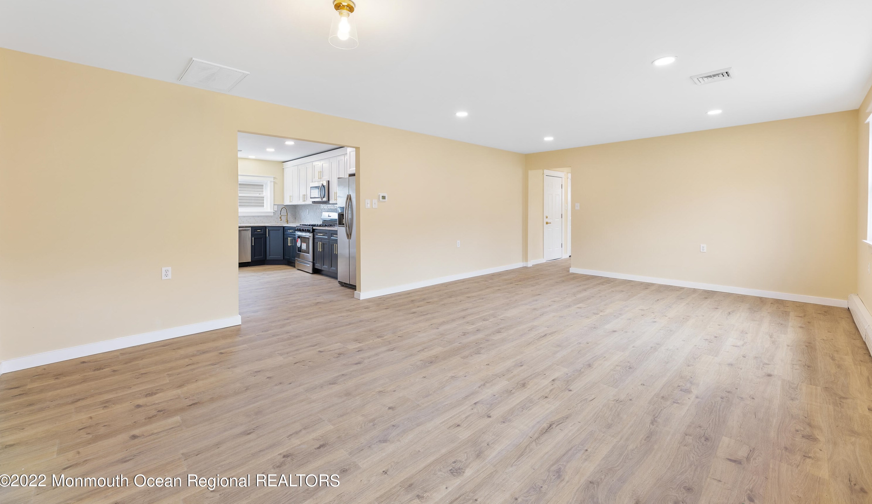 13 Georgetown Dr, Toms River NJ  08757-4342 exterior