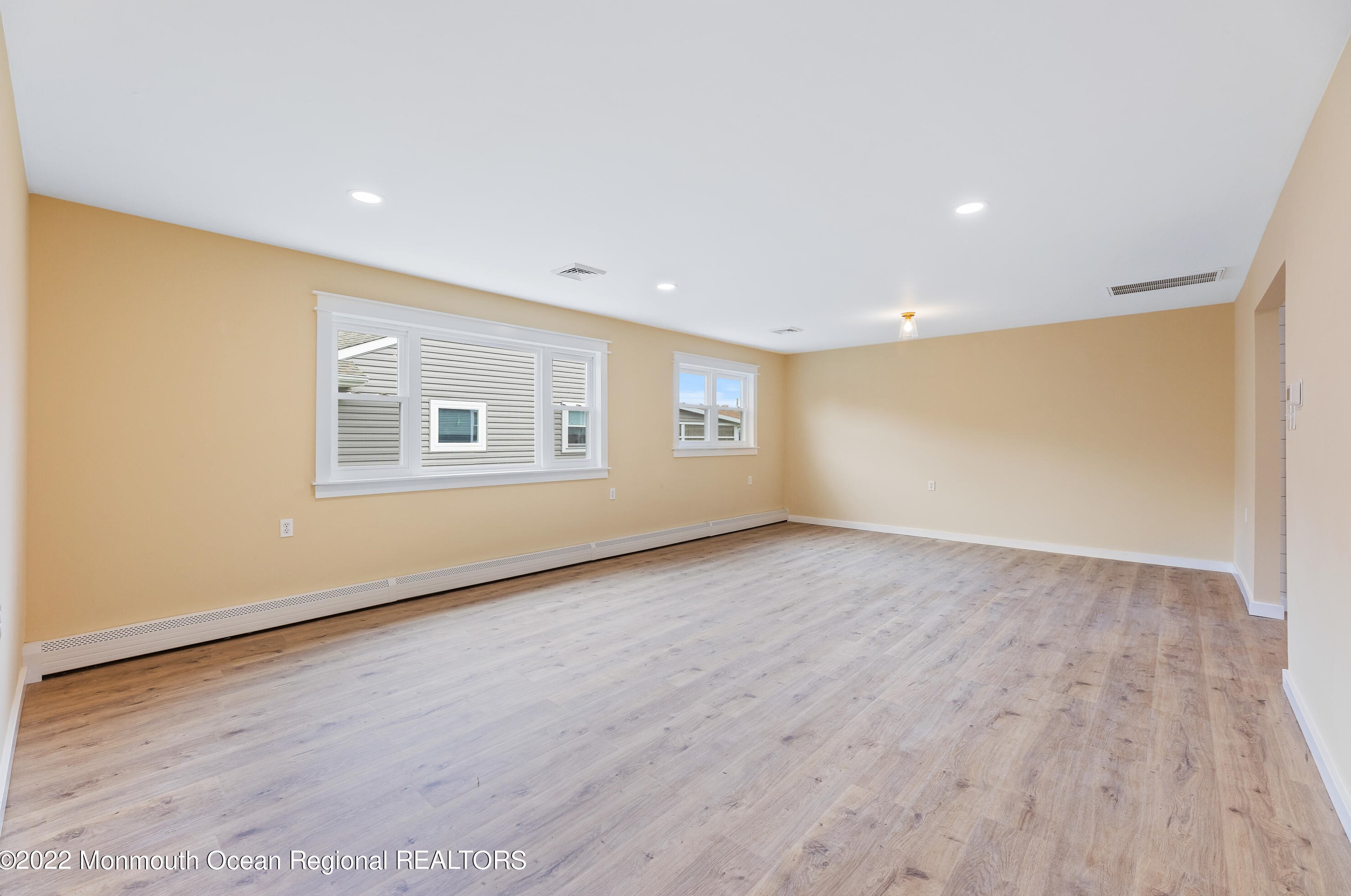 13 Georgetown Dr, Toms River NJ  08757-4342 exterior