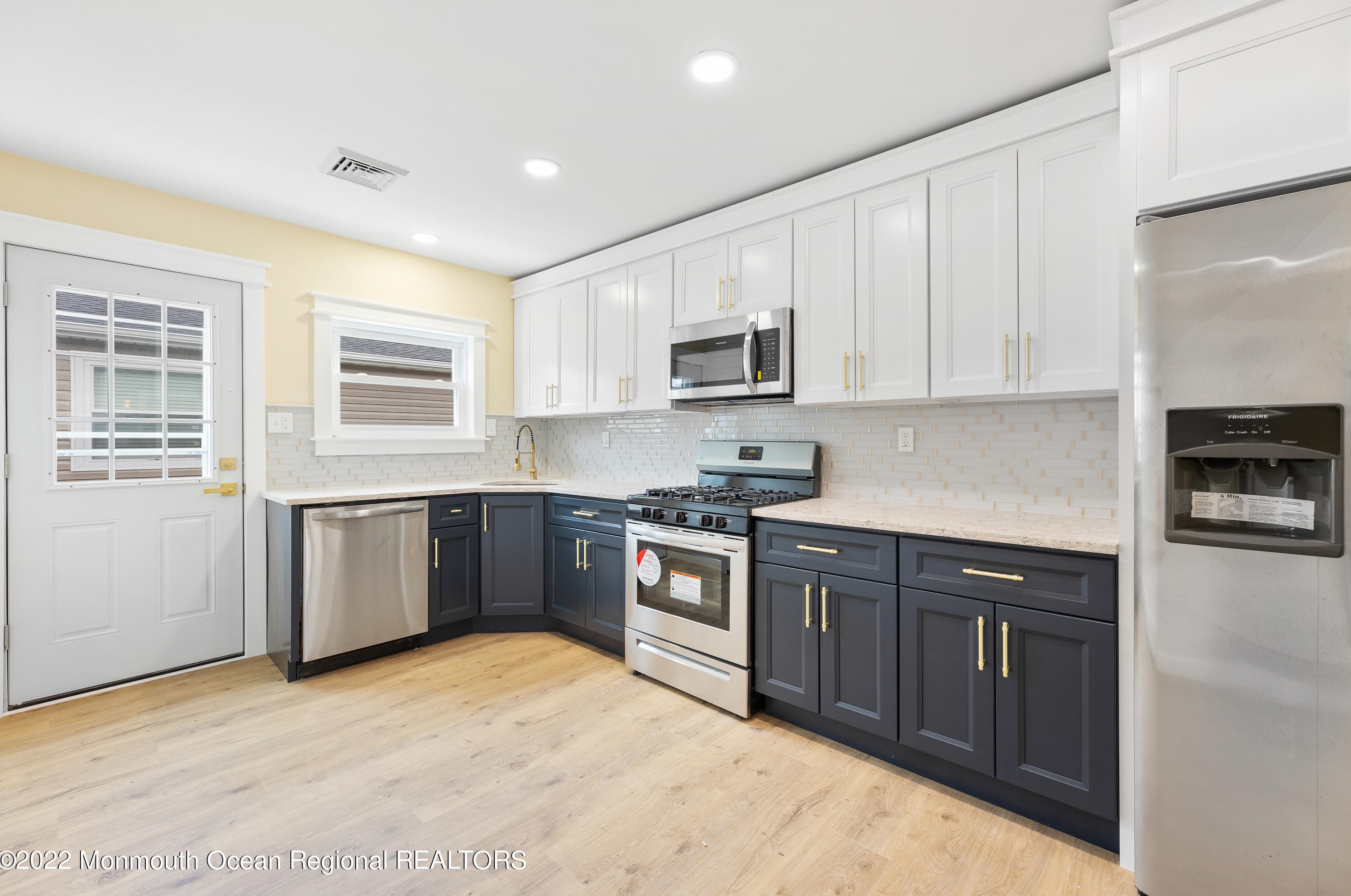 13 Georgetown Dr, Toms River NJ  08757-4342 exterior