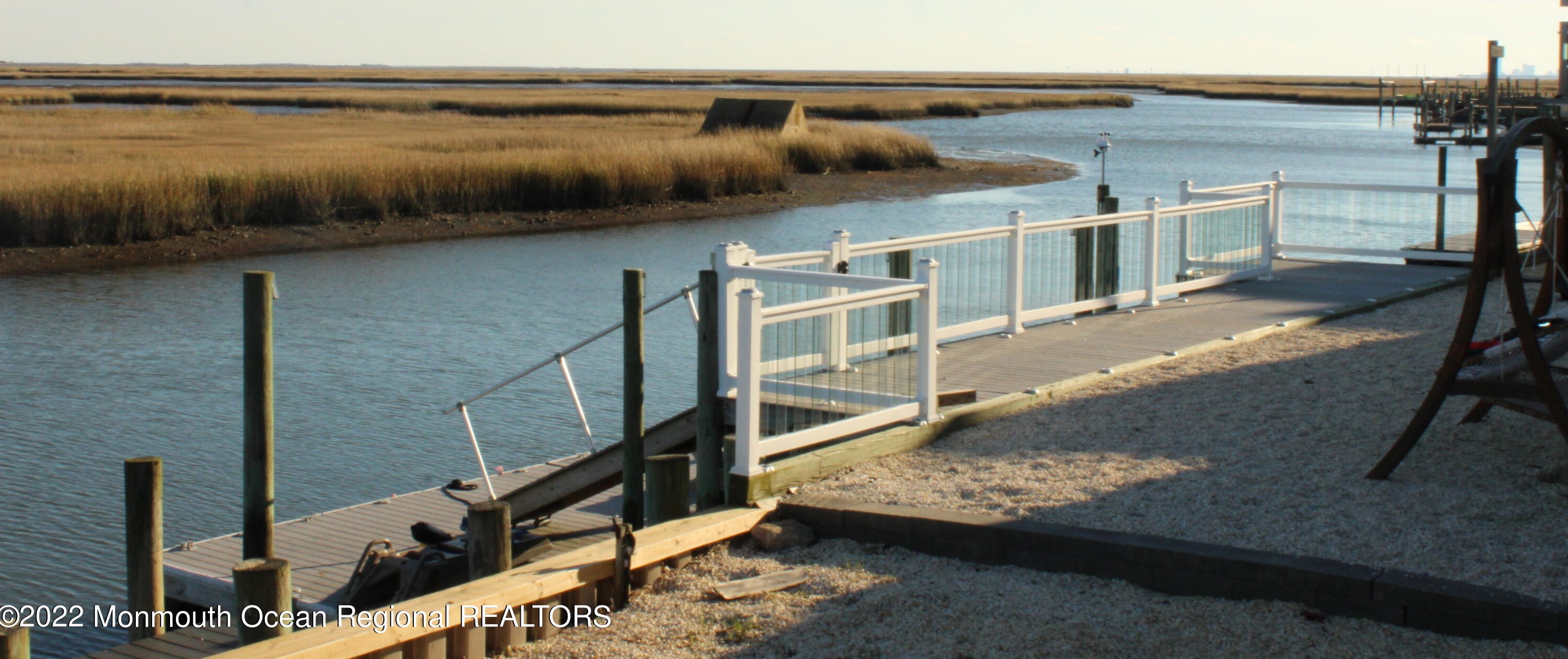 7 Burgee Dr, Tuckerton NJ  08087-1505 exterior
