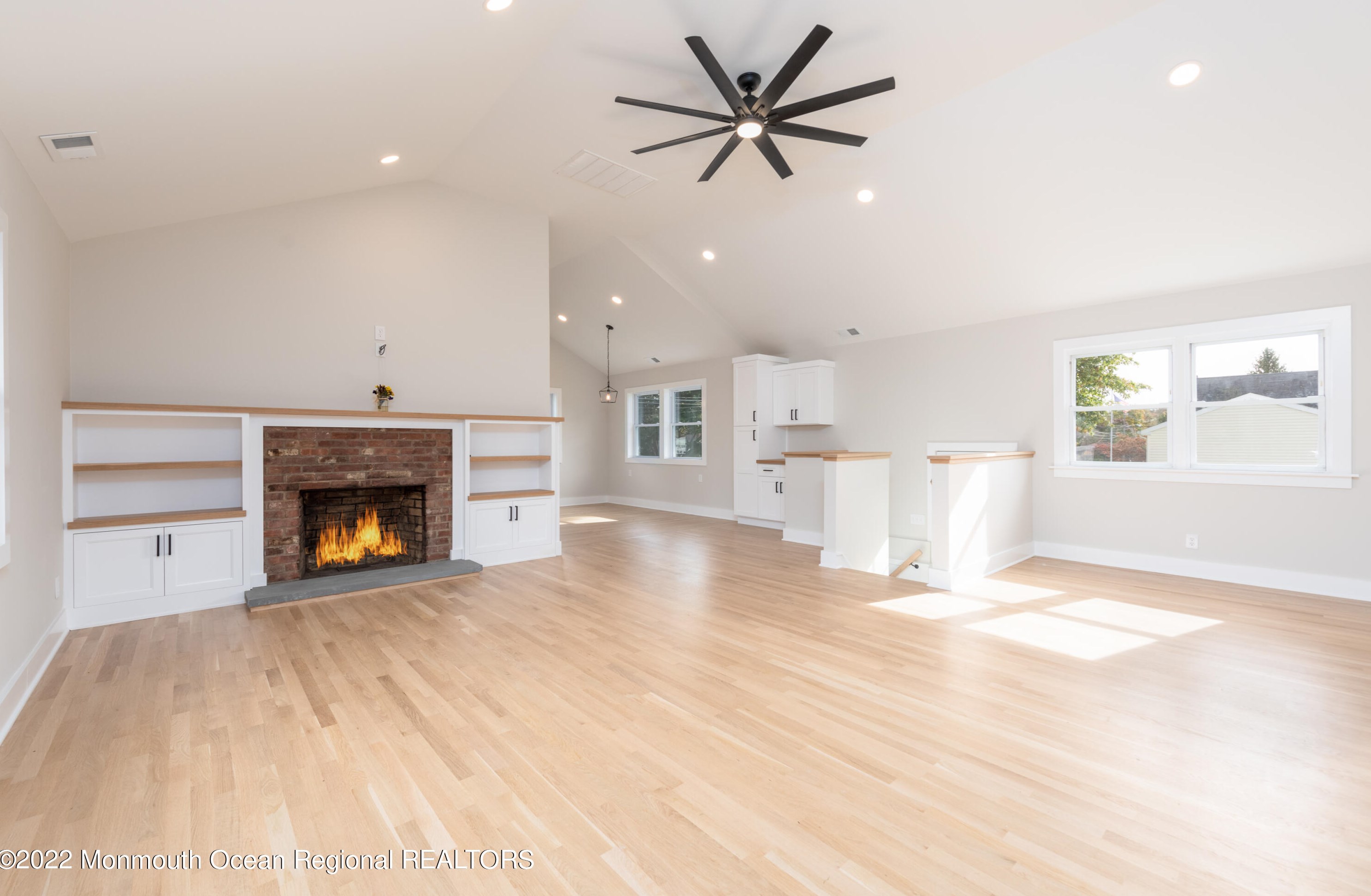 42 Highland Ave, Leonardo, NJ 07737