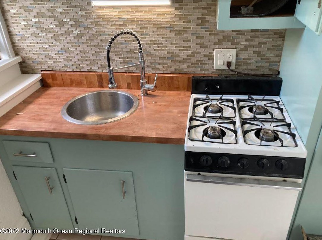 334 Barnegat Blvd, Beachwood NJ  08722-2911 exterior