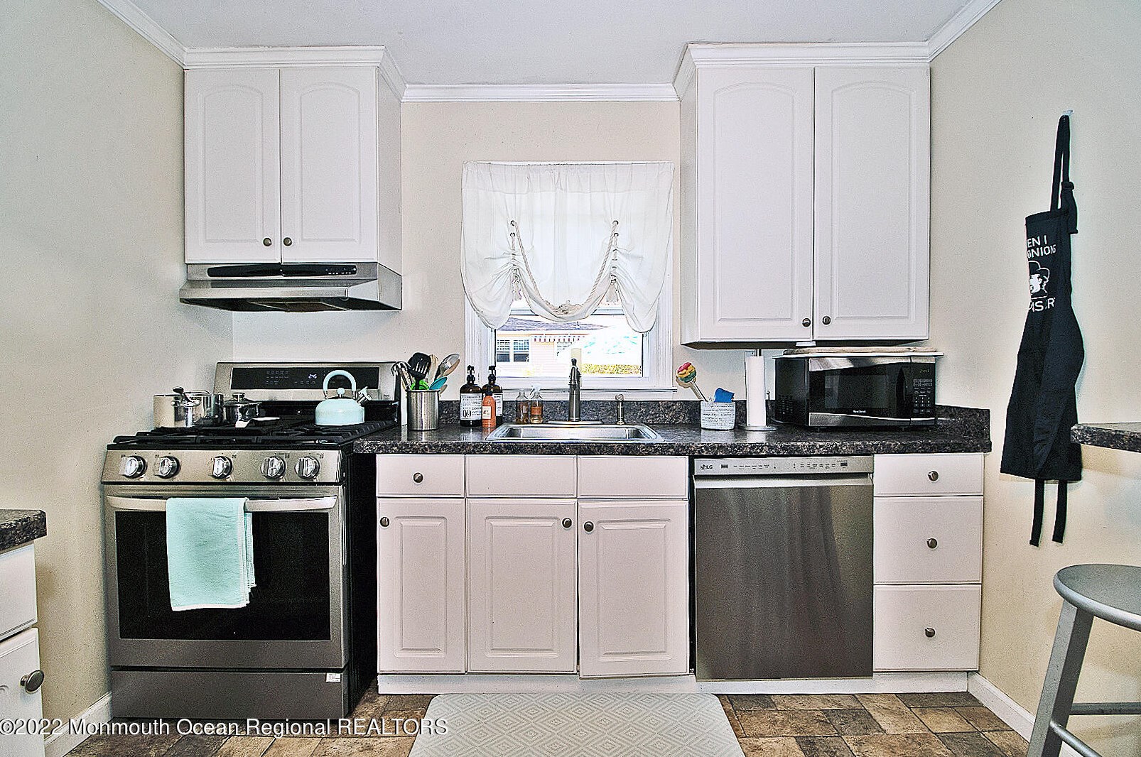 616 Cable Ave, Beachwood NJ  08722-3638 exterior
