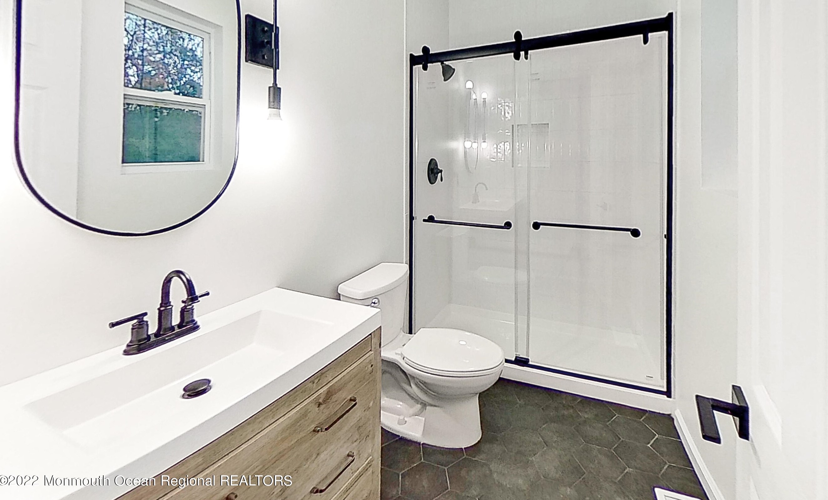 221 Truman Ave, Aura NJ  08028-3394 exterior