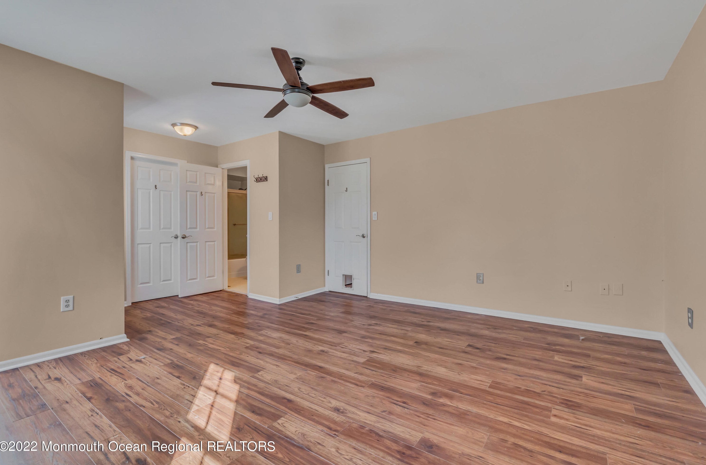 6 Pointe Cir, Wall Township NJ  07753-7933 exterior