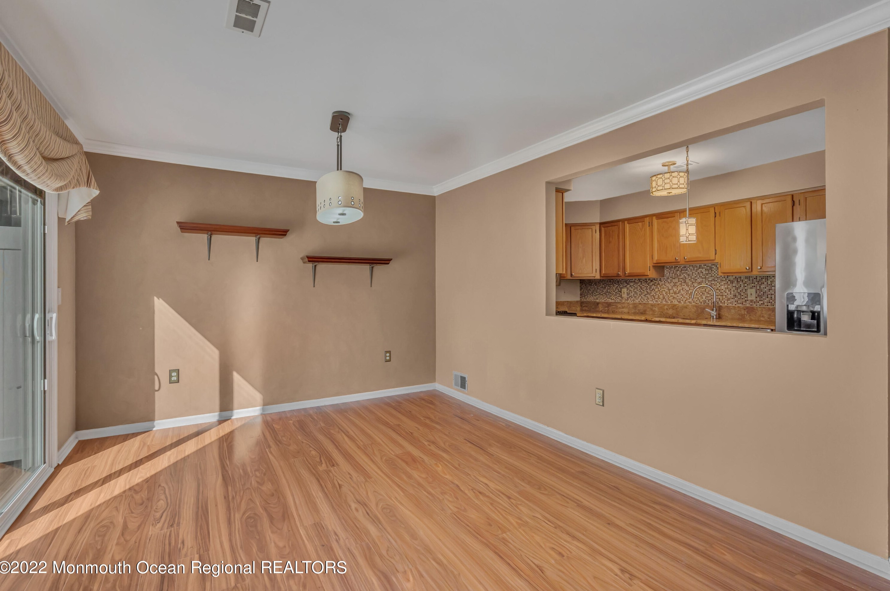 6 Pointe Cir, Wall Township NJ  07753-7933 exterior