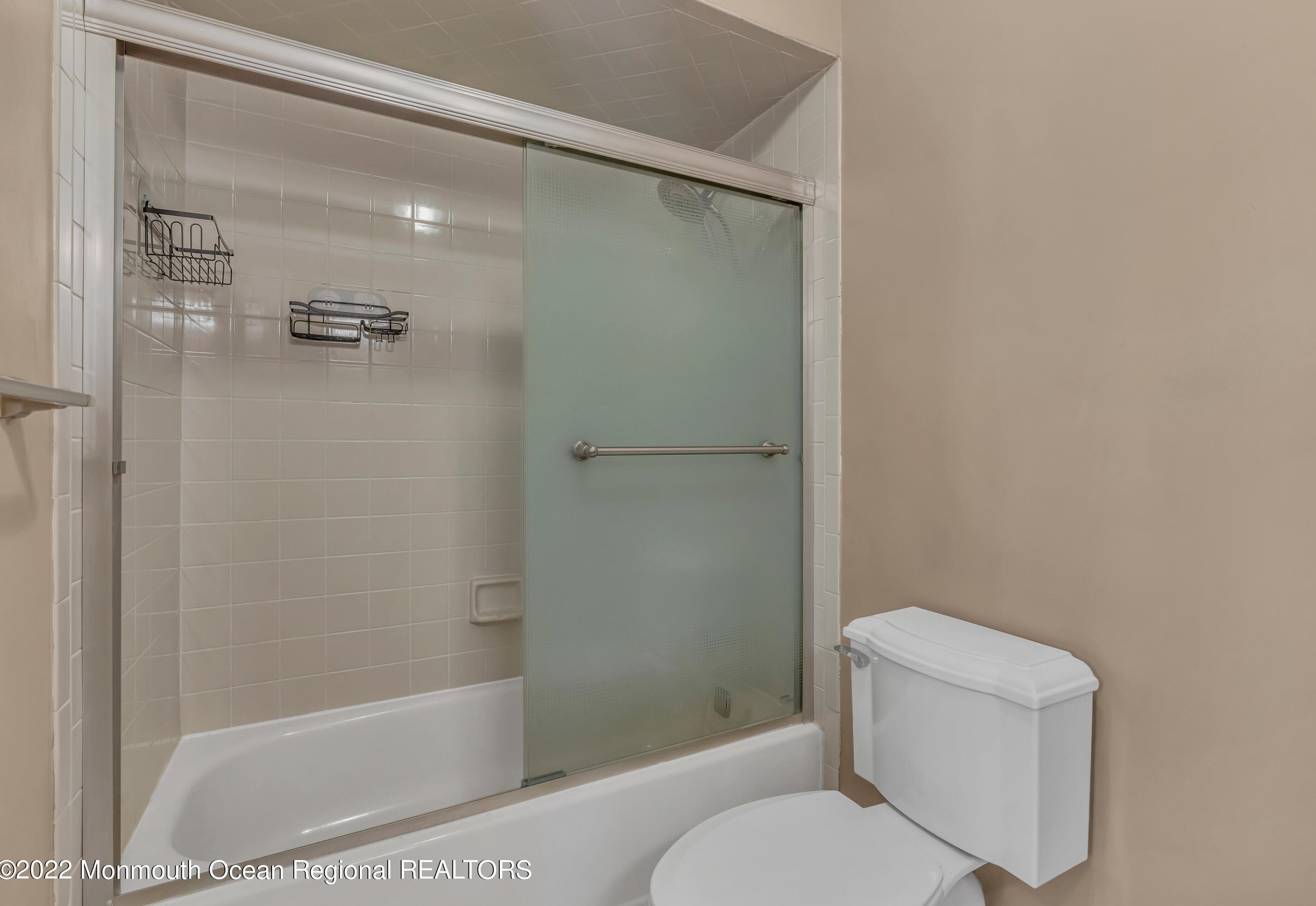 6 Pointe Cir, Wall Township NJ  07753-7933 exterior