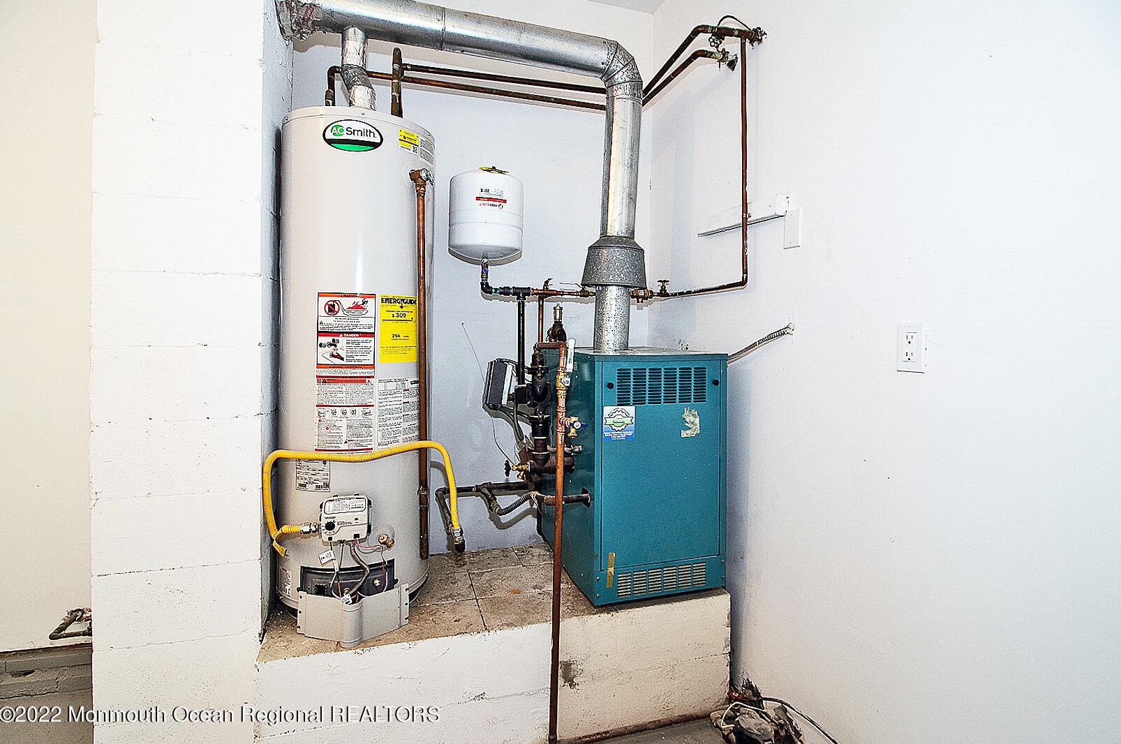 8 Camrose St, Toms River NJ  08757-6241 exterior