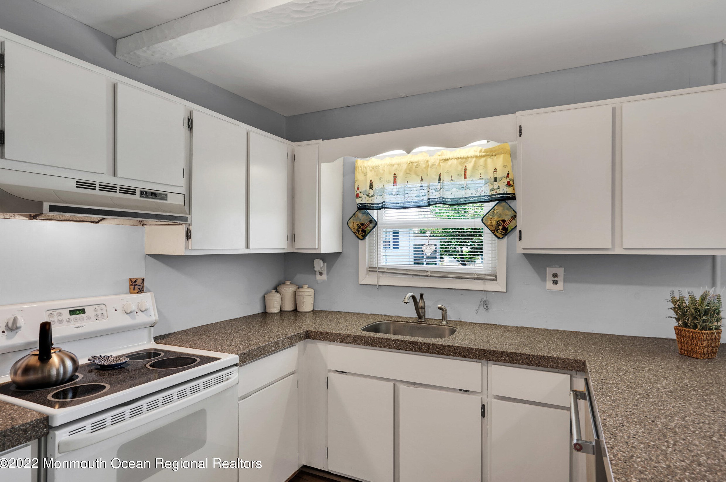13 Miramar Ct, Toms River NJ  08757-3835 exterior