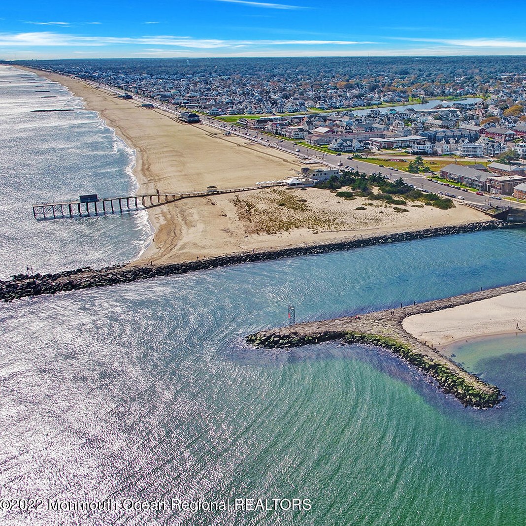 416 9th Ave, Belmar, NJ 07719