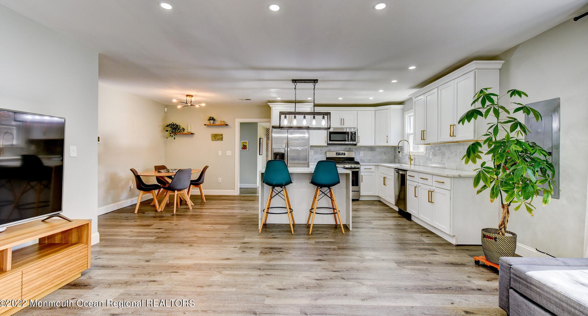 204 Paint Island Spring Rd, Millstone Township NJ  08510-7955 exterior