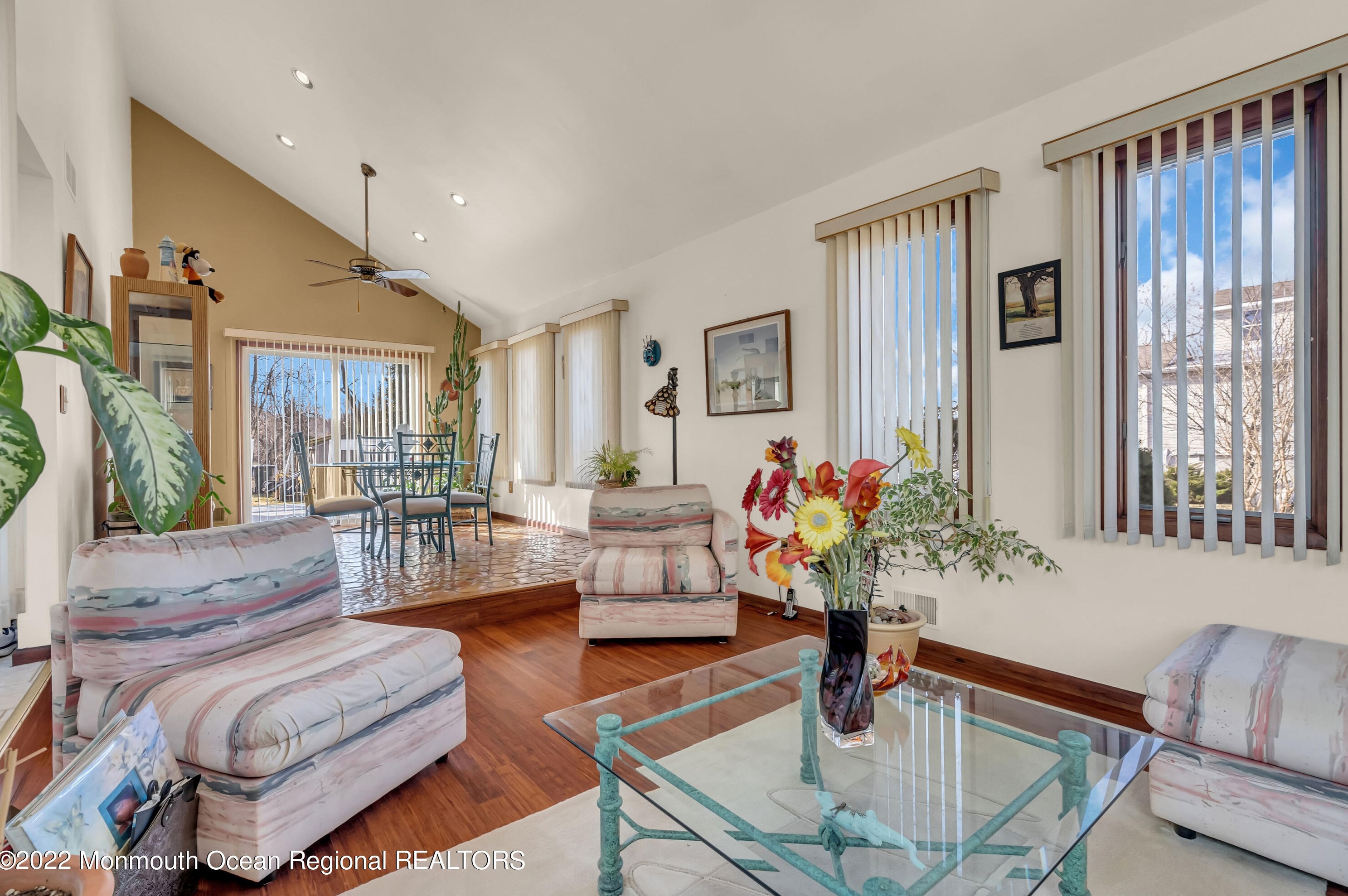 546 Dow Ave, Oakhurst NJ  07755-1113 exterior