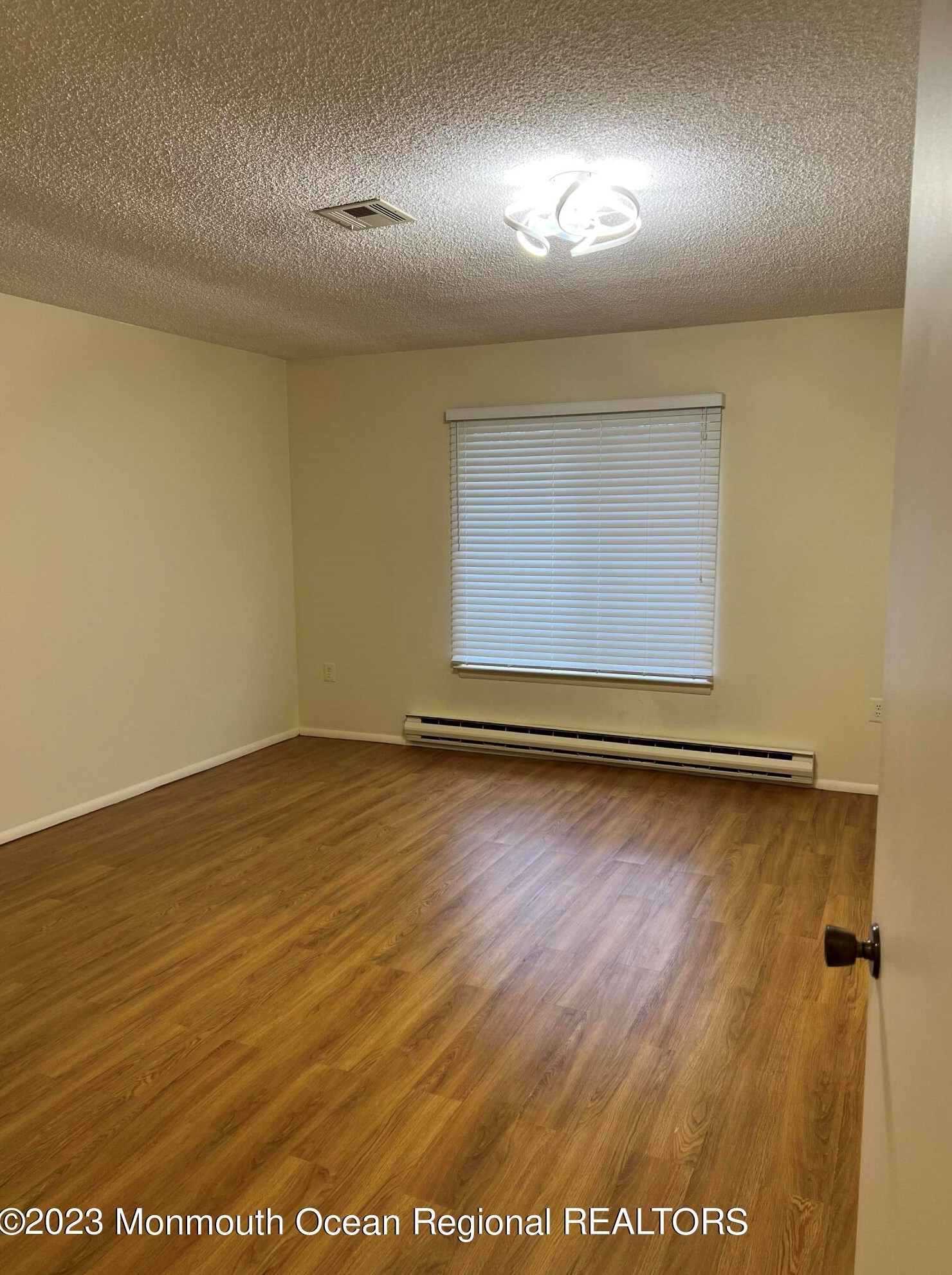 527 Belford Rd, Monroe Twp NJ 08831-7620 exterior