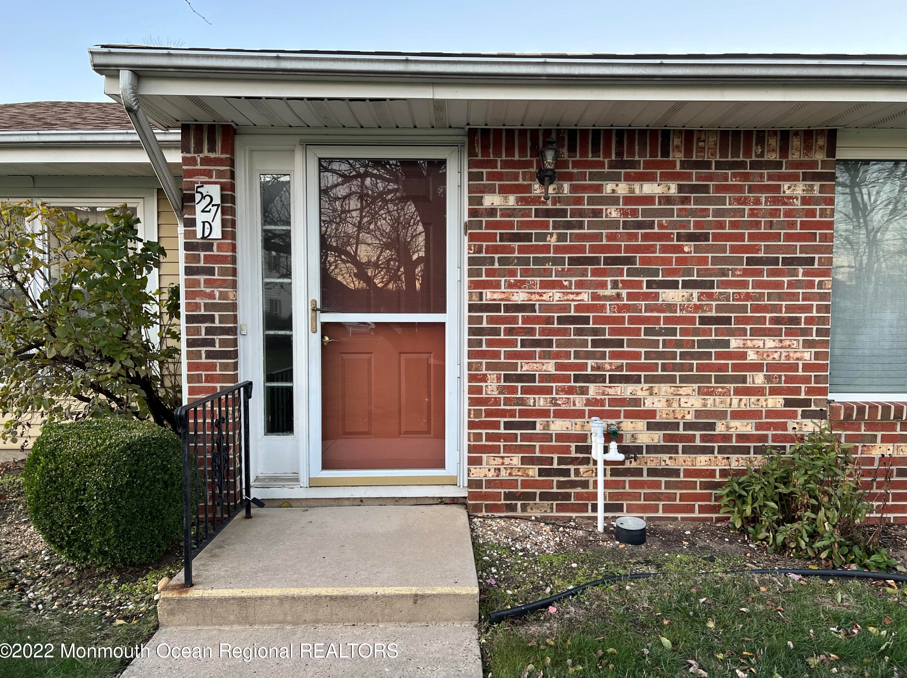 527 Belford Rd, Monroe Twp NJ 08831-7620 exterior