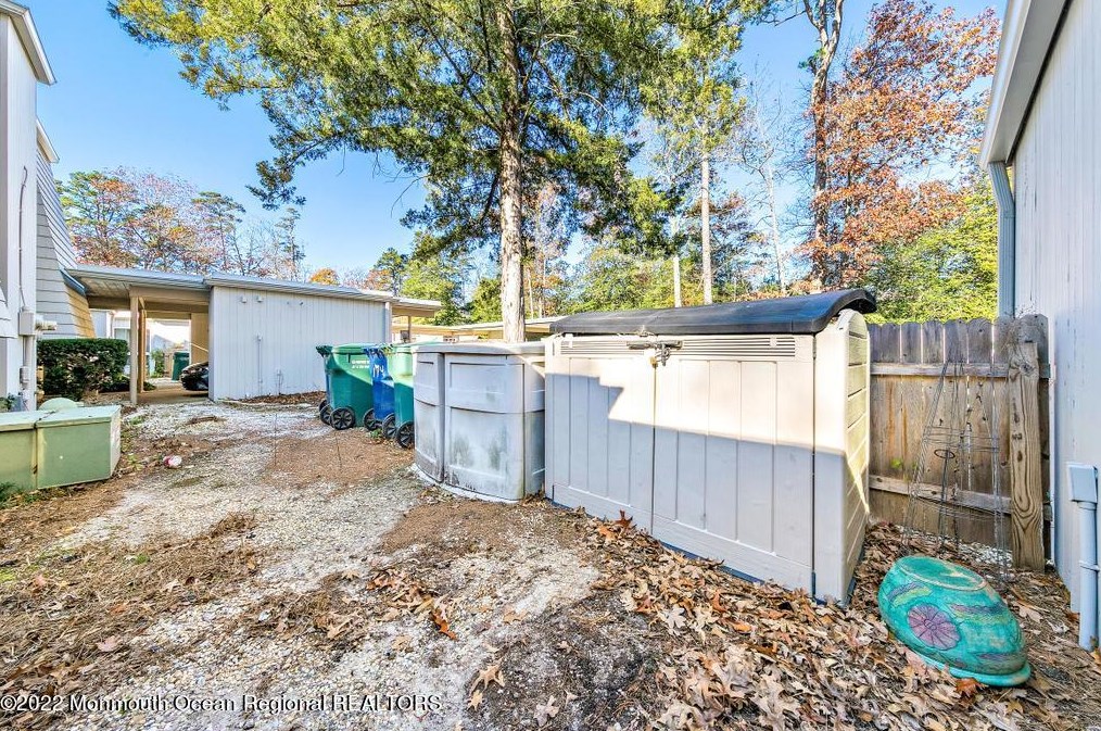 182 Holly Ln, Tuckerton NJ  08087-2016 exterior