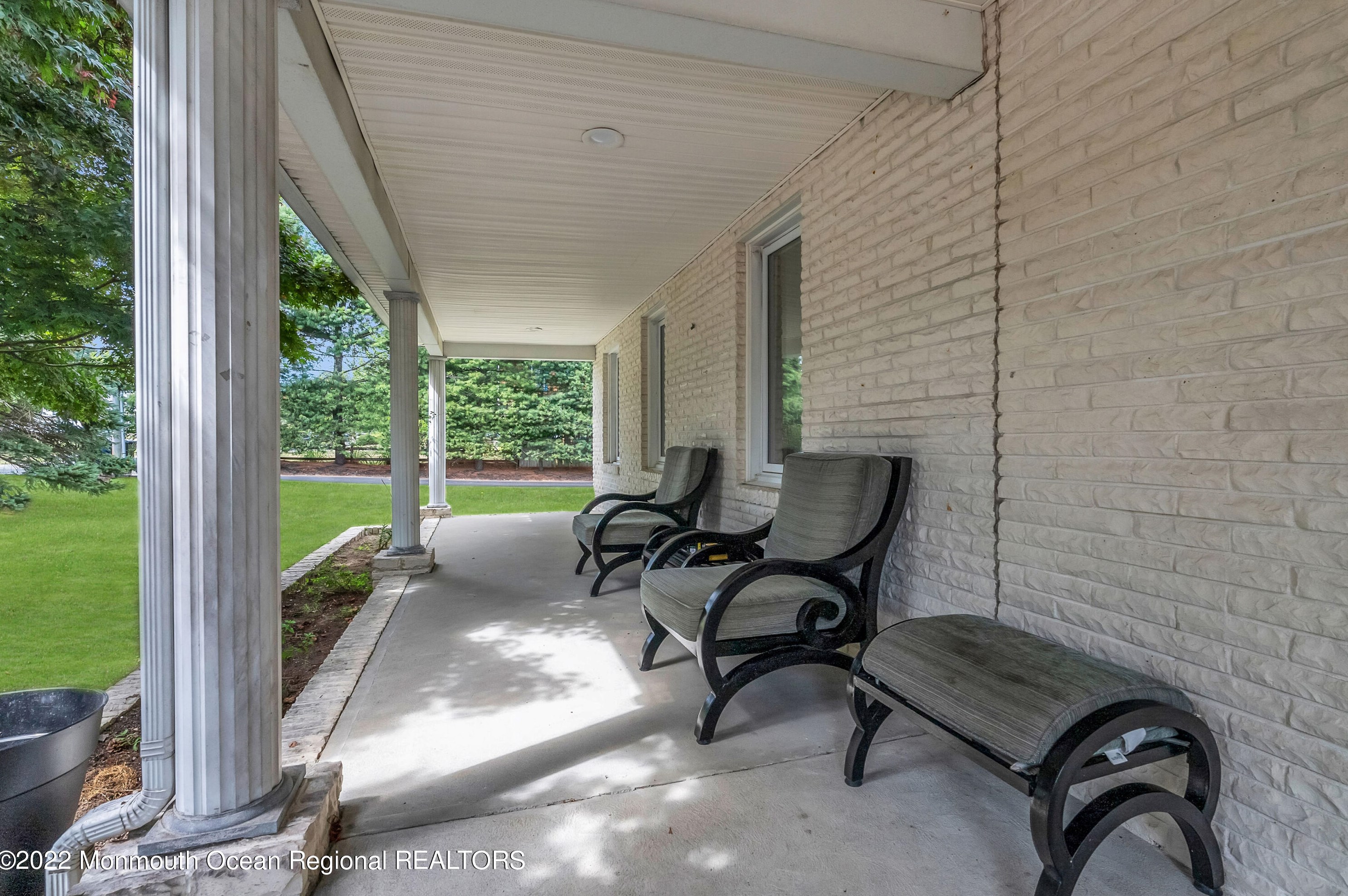 29 Woodrow St, Oakhurst NJ  07755-1248 exterior