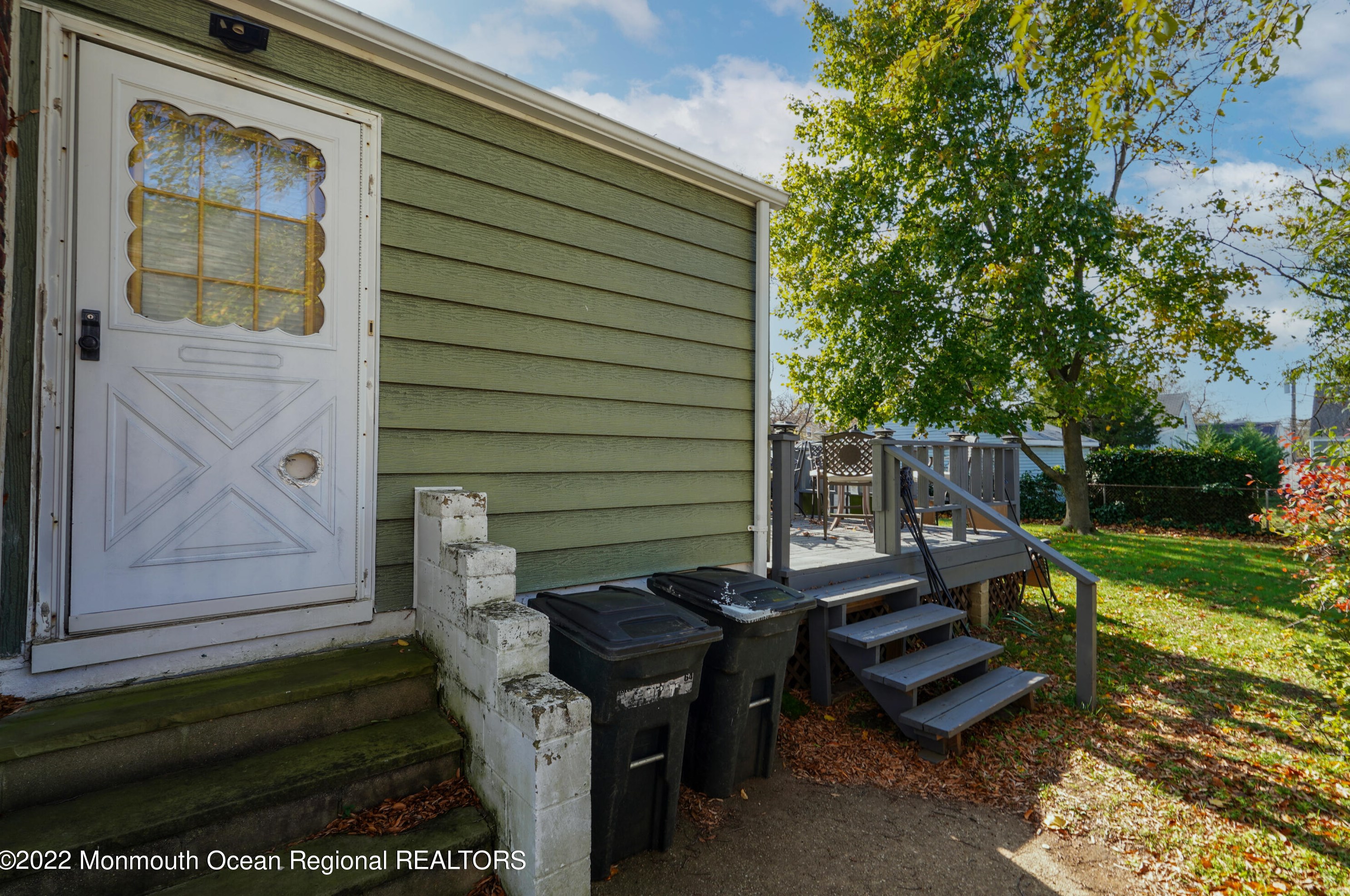 9 Waackaack Ave, Ideal Beach NJ  07734-1505 exterior