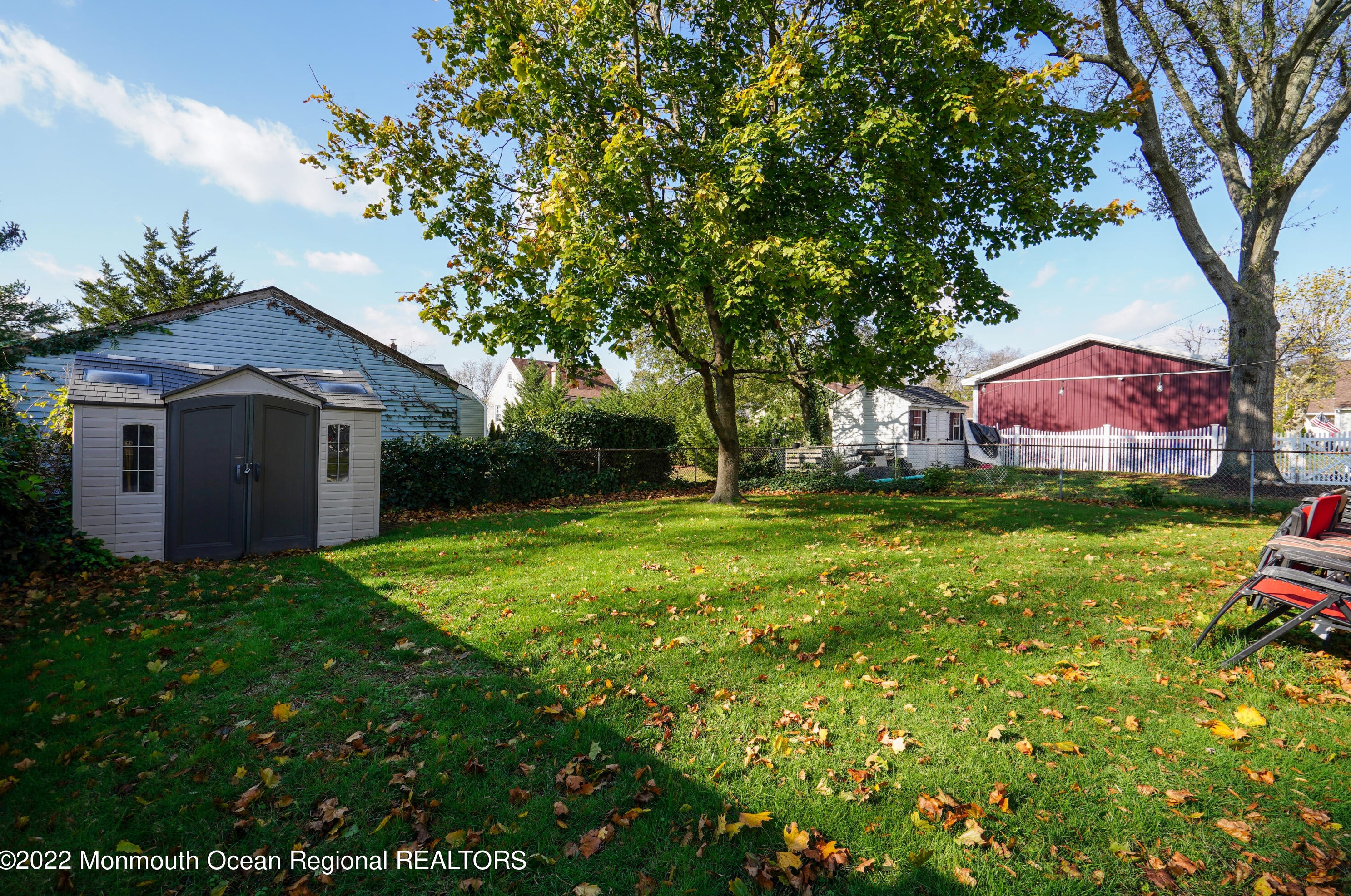 9 Waackaack Ave, Ideal Beach NJ  07734-1505 exterior