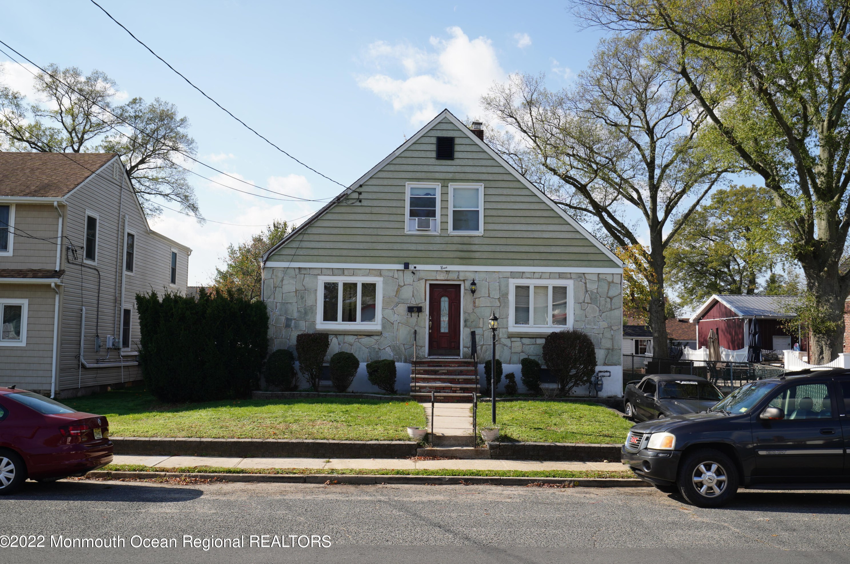 9 Waackaack Ave, Ideal Beach NJ  07734-1505 exterior