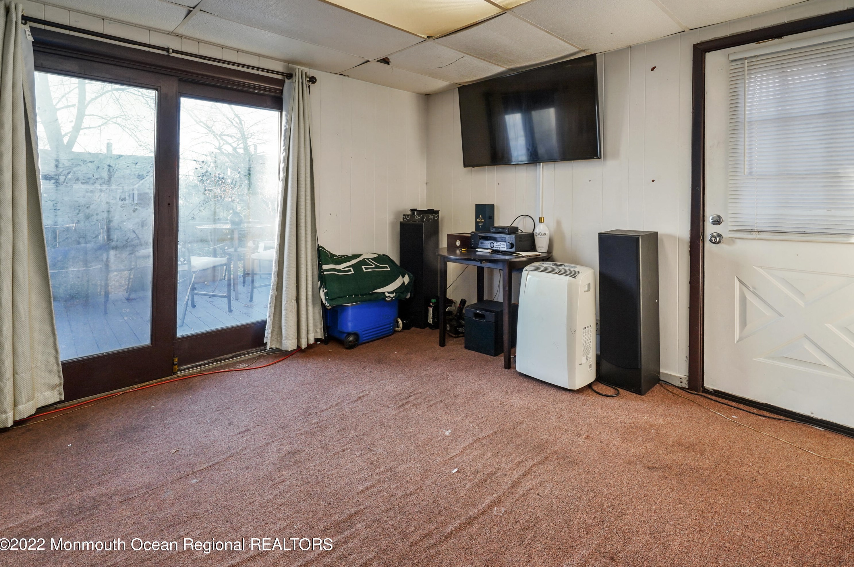 9 Waackaack Ave, Ideal Beach NJ  07734-1505 exterior