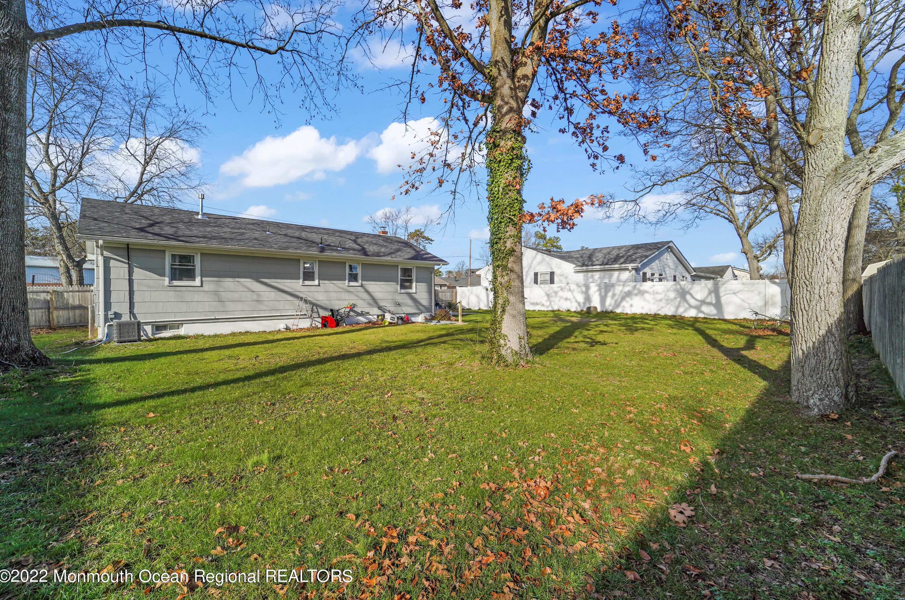1037 Ensign Ave, Beachwood NJ  08722-2312 exterior