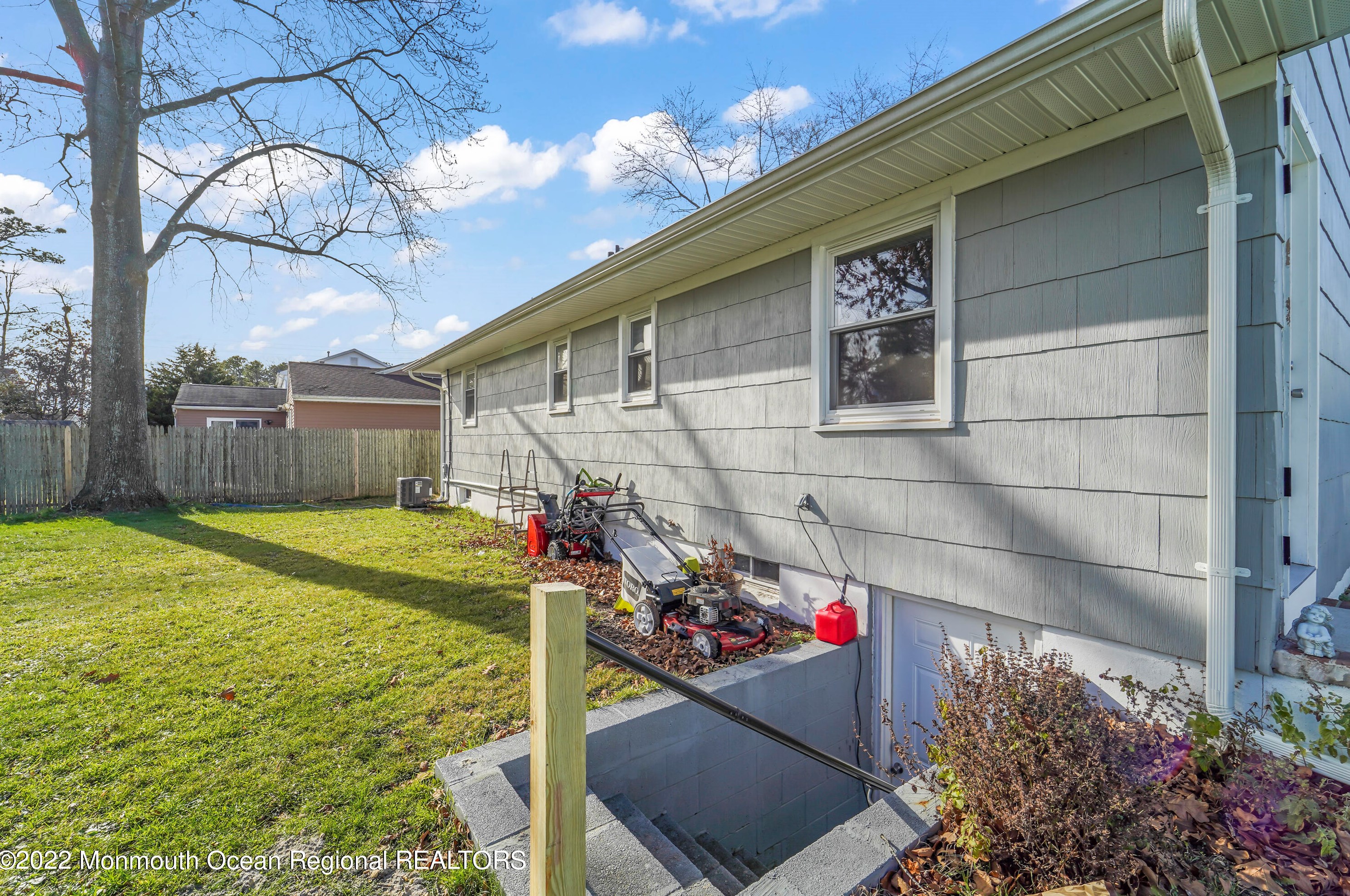 1037 Ensign Ave, Beachwood NJ  08722-2312 exterior